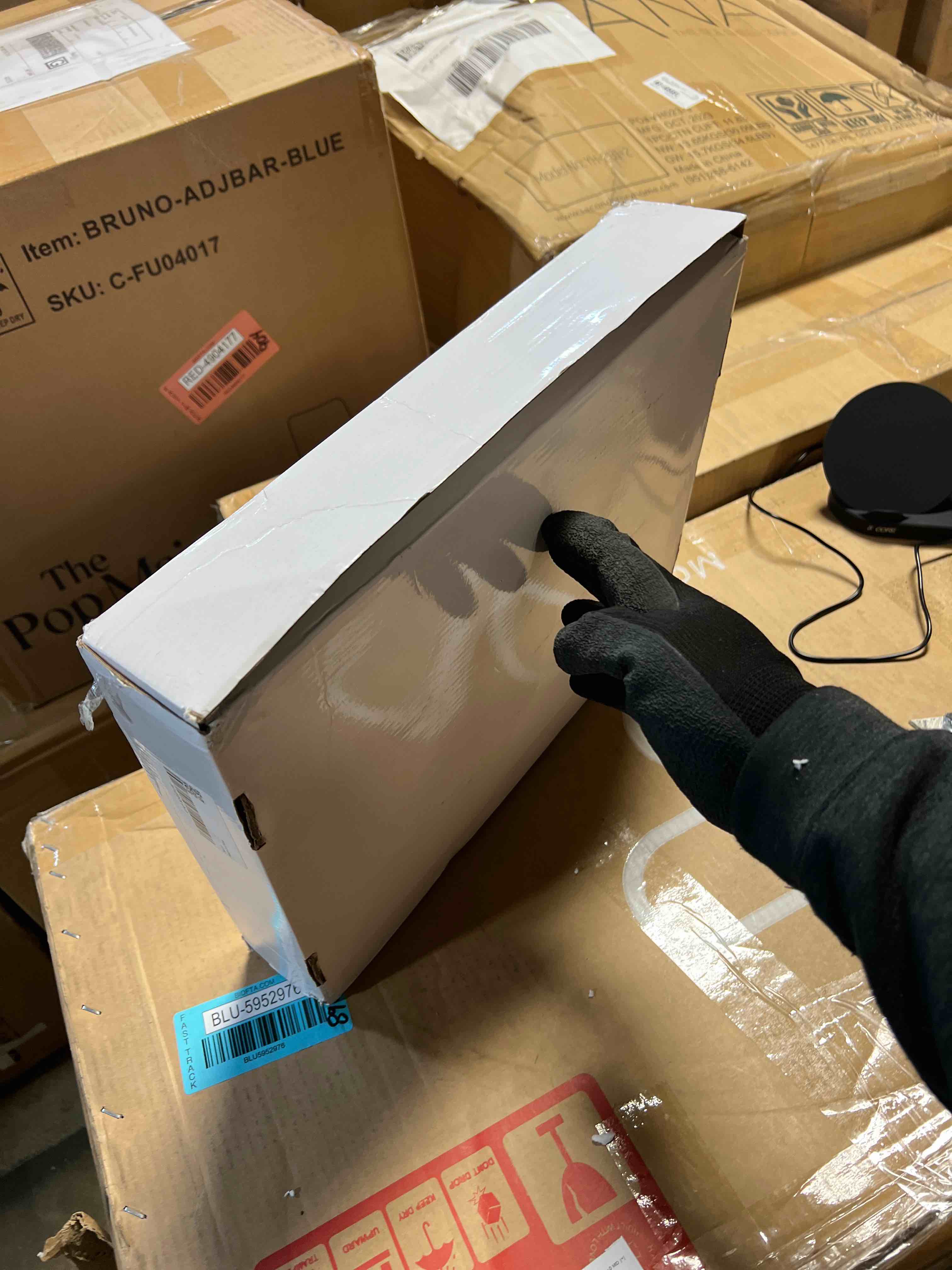 https://s3.amazonaws.com/lotting-images-prod/phillipi/RED4904194_1717102536022.jpeg