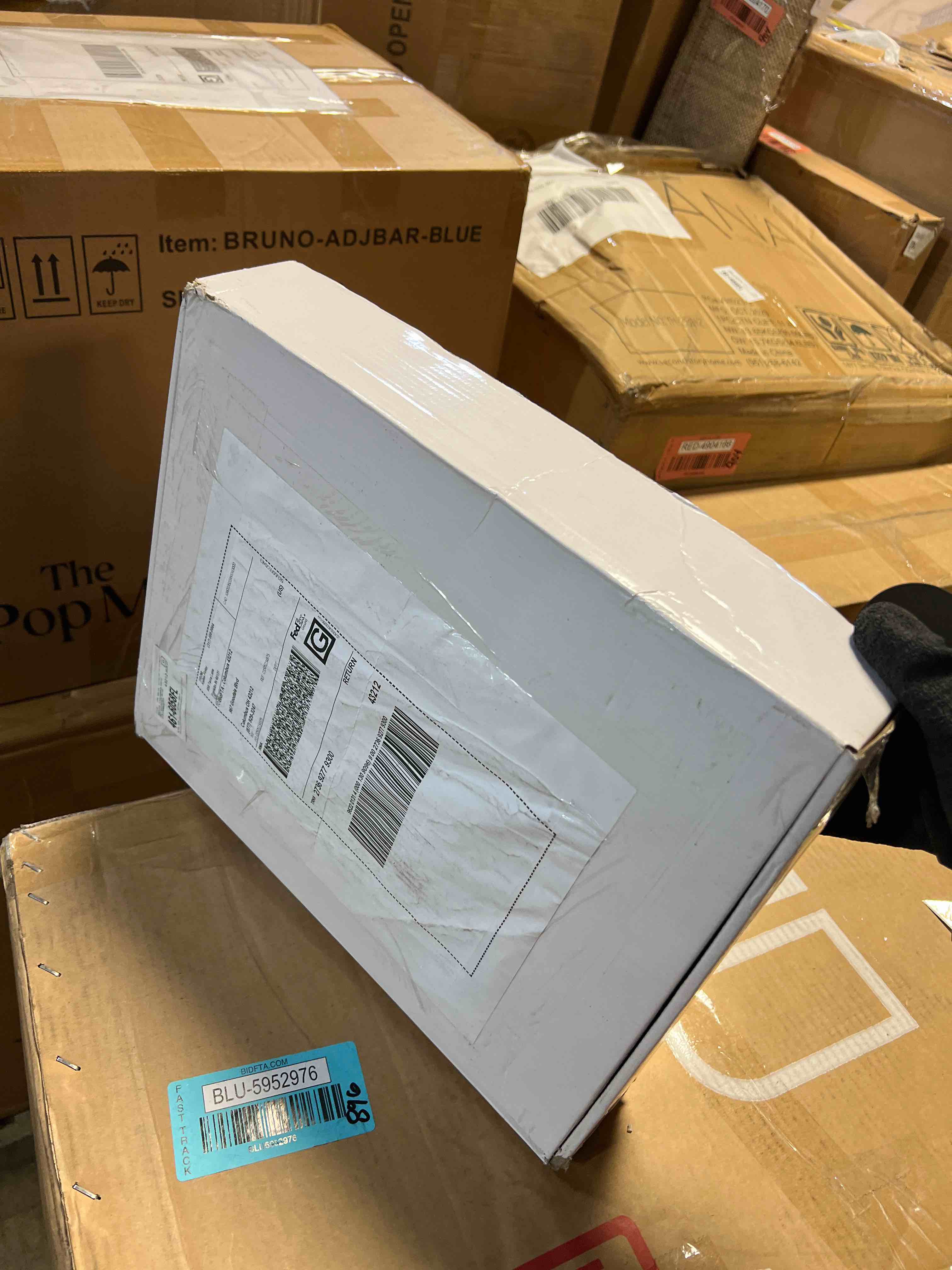 https://s3.amazonaws.com/lotting-images-prod/phillipi/RED4904194_1717102539468.jpeg