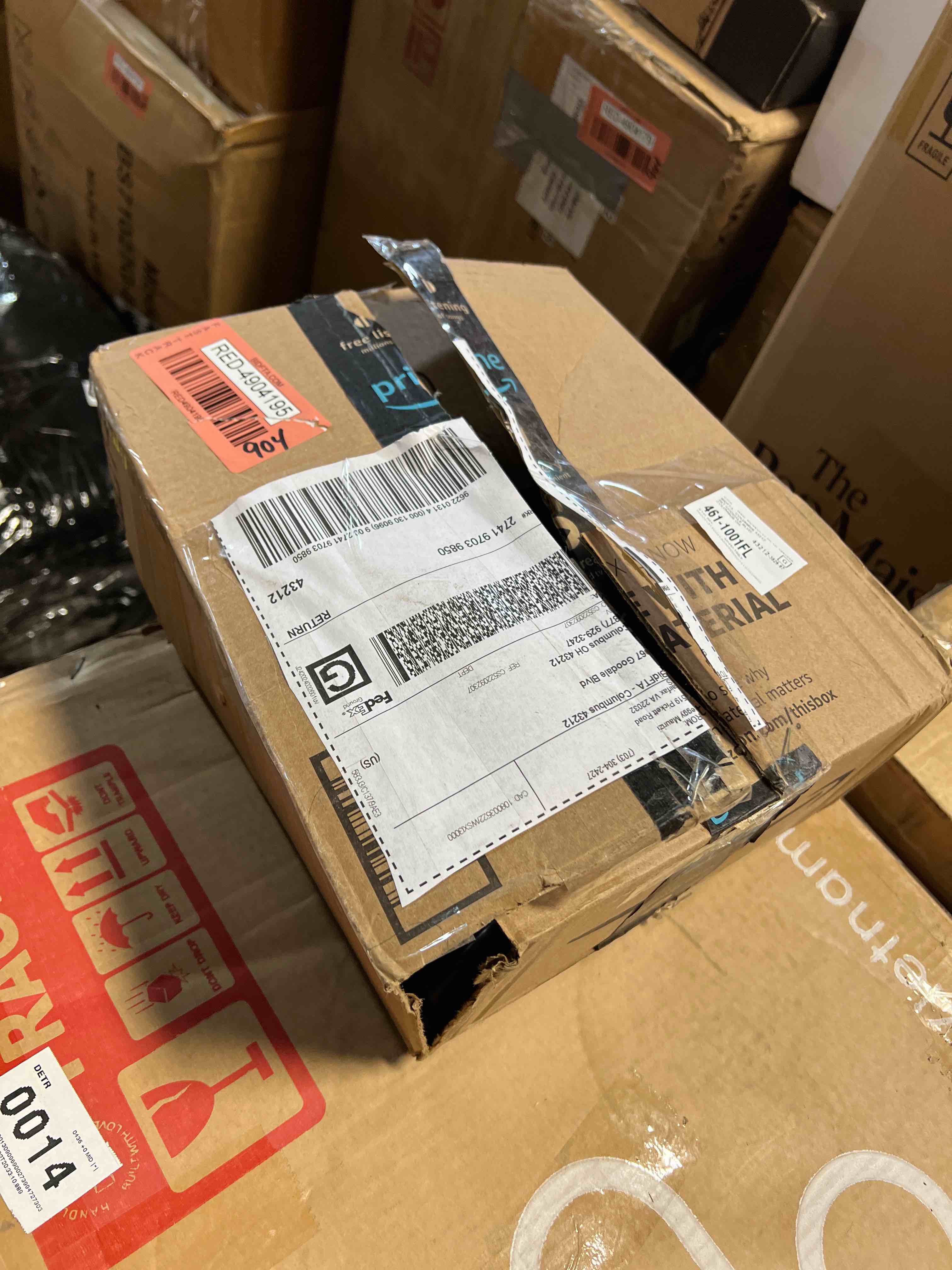 https://s3.amazonaws.com/lotting-images-prod/phillipi/RED4904195_1717102794658.jpeg