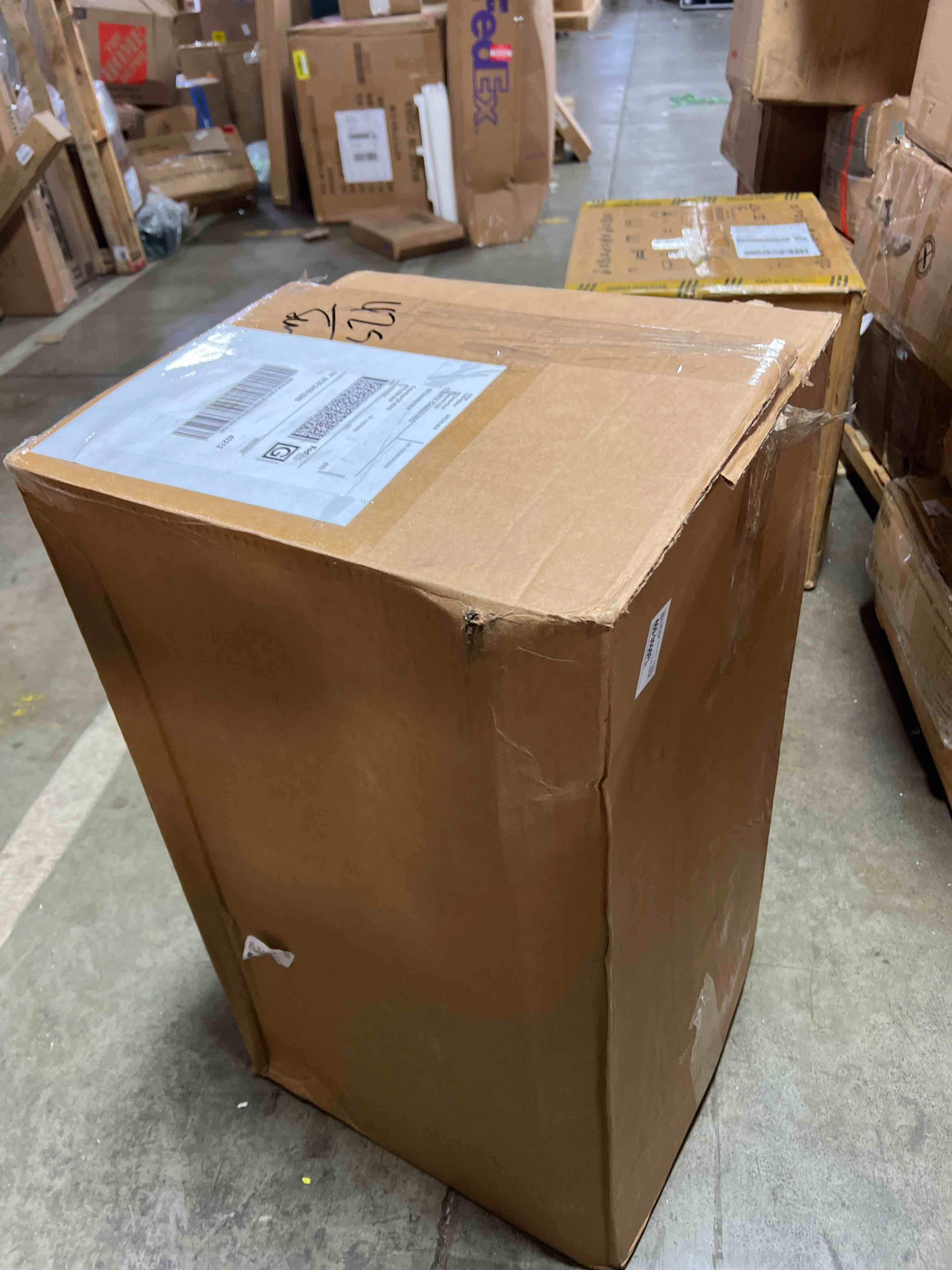 https://s3.amazonaws.com/lotting-images-prod/phillipi/RED4904222_1717006961413.jpeg