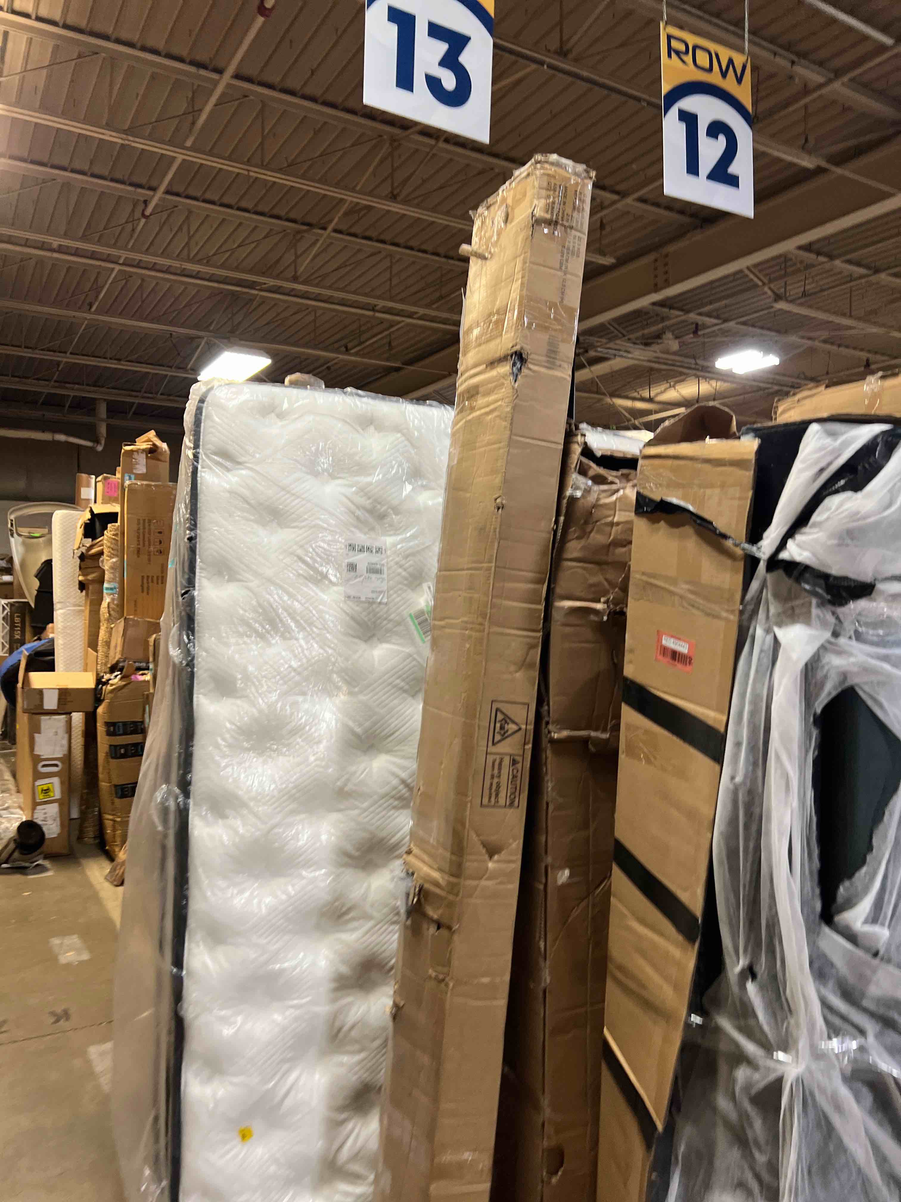 https://s3.amazonaws.com/lotting-images-prod/phillipi/RED4904444_1720208641218.jpeg