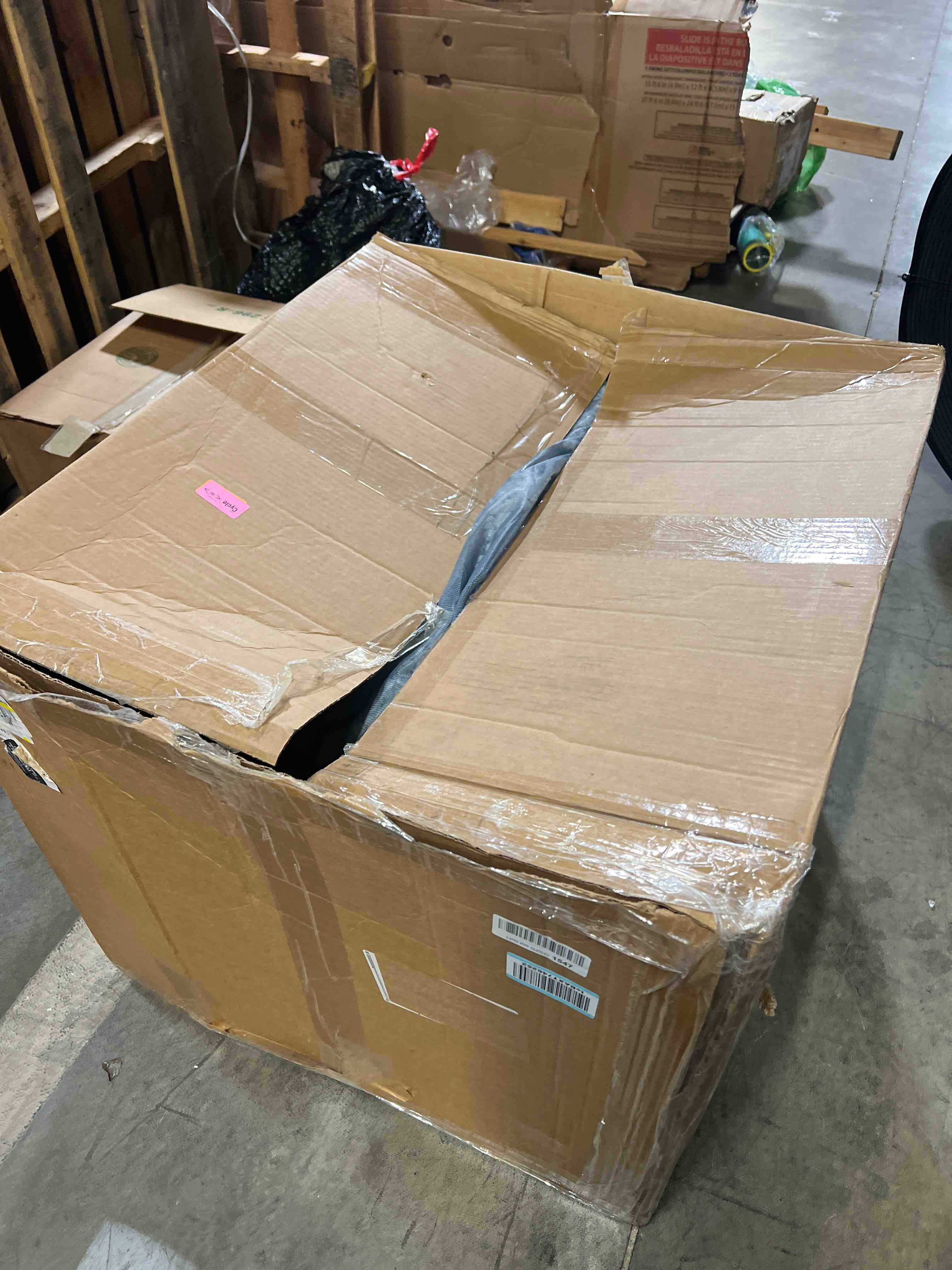 https://s3.amazonaws.com/lotting-images-prod/phillipi/RED4904455_1720214379382.jpeg