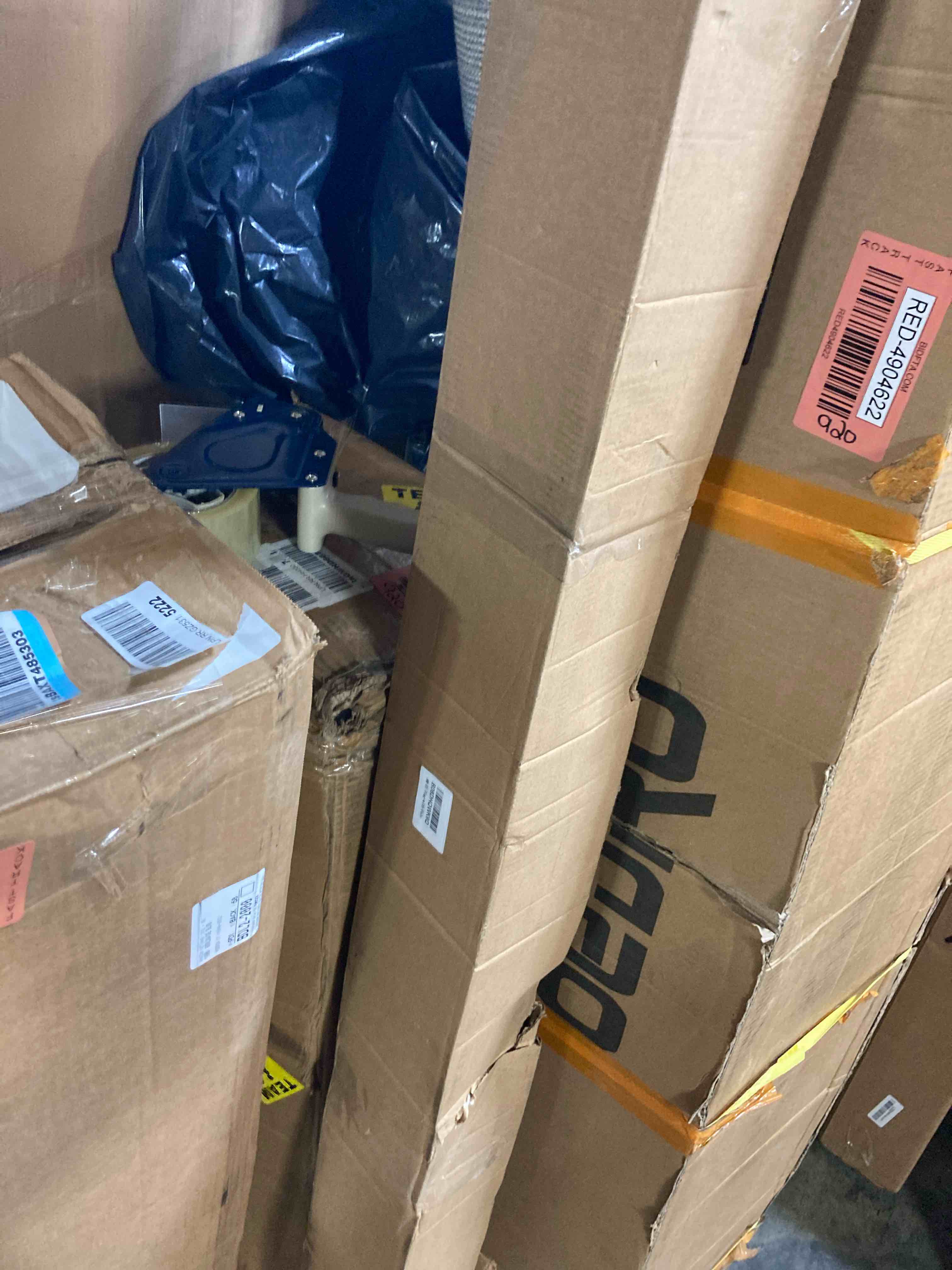 https://s3.amazonaws.com/lotting-images-prod/phillipi/RED4904621_1717436895404.jpeg