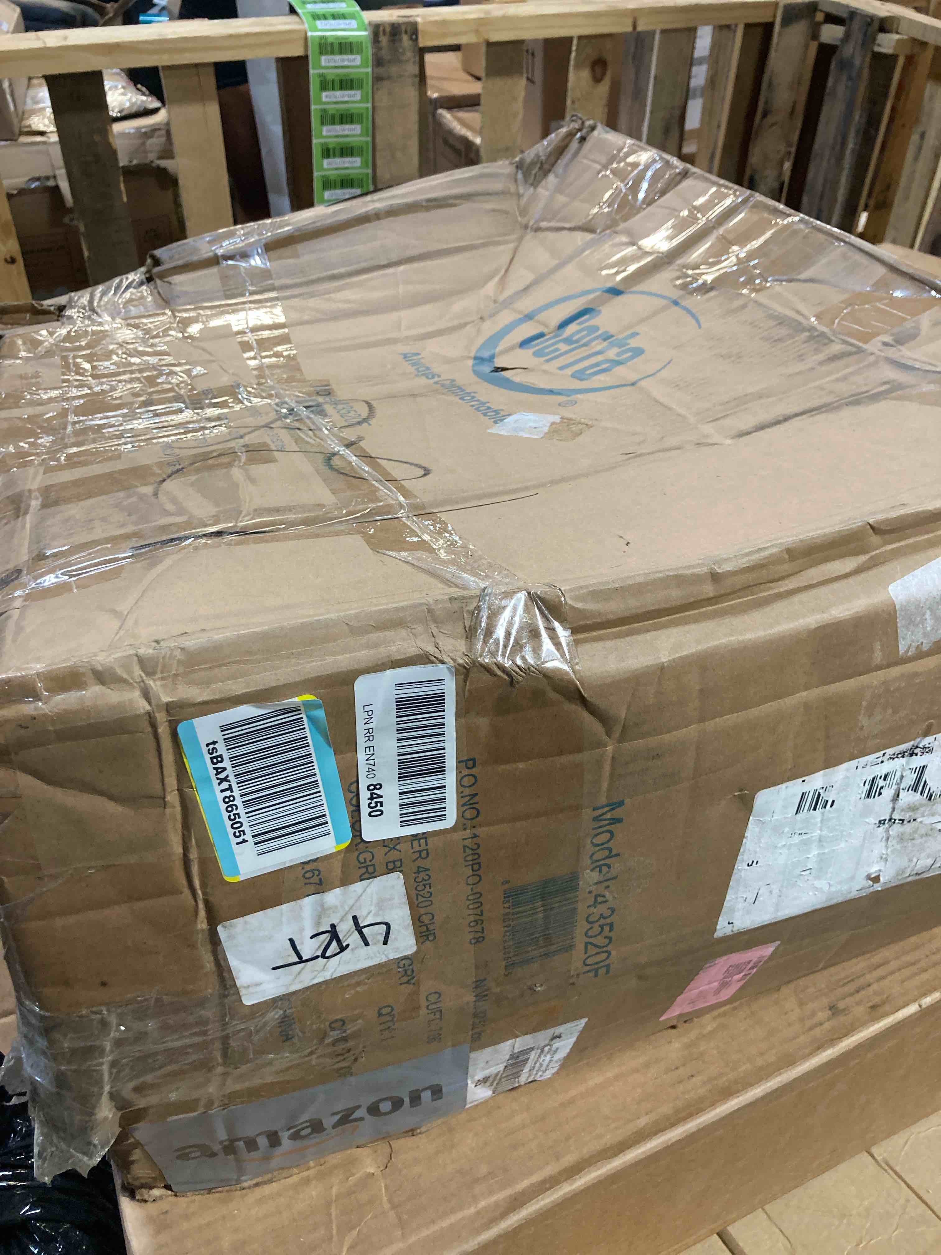 https://s3.amazonaws.com/lotting-images-prod/phillipi/RED4904627_1717436157353.jpeg