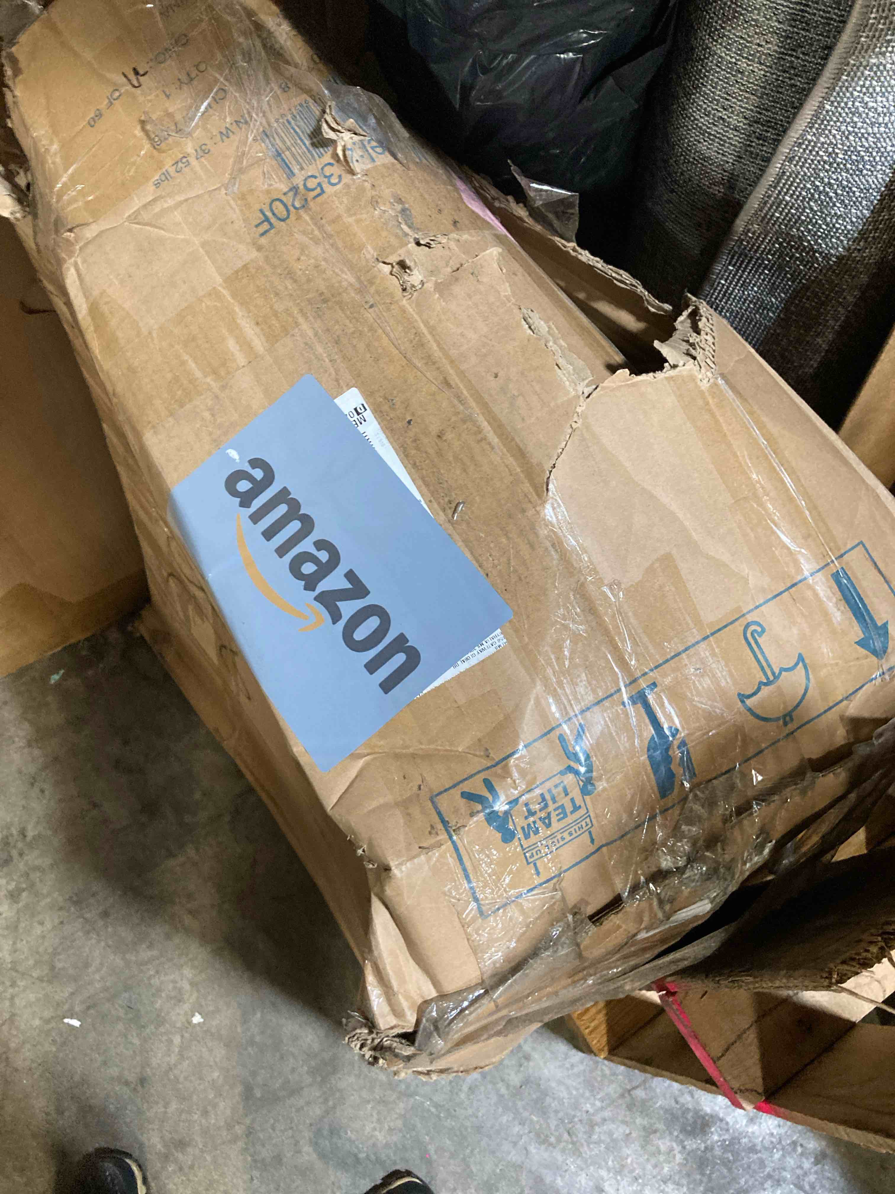 https://s3.amazonaws.com/lotting-images-prod/phillipi/RED4904627_1717436172876.jpeg