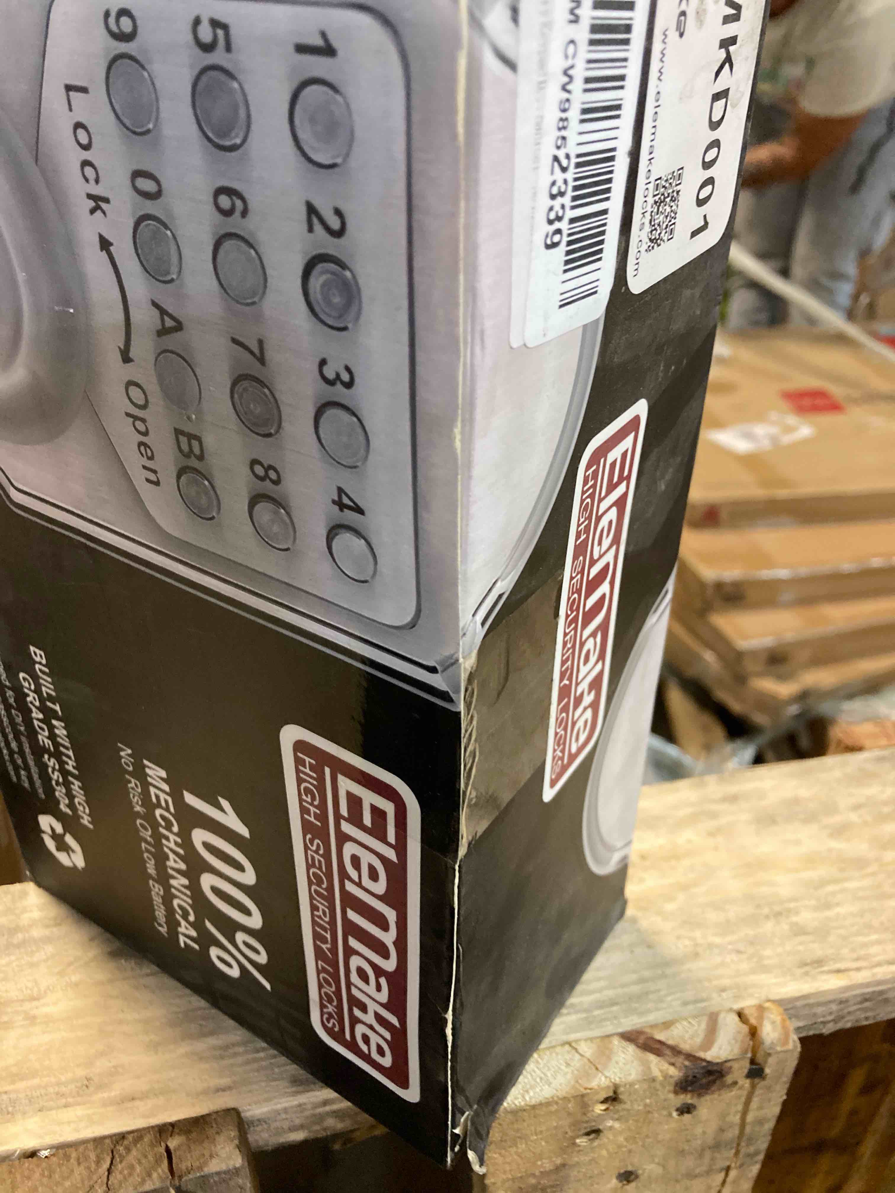 https://s3.amazonaws.com/lotting-images-prod/phillipi/RED4904899_1718123822219.jpeg