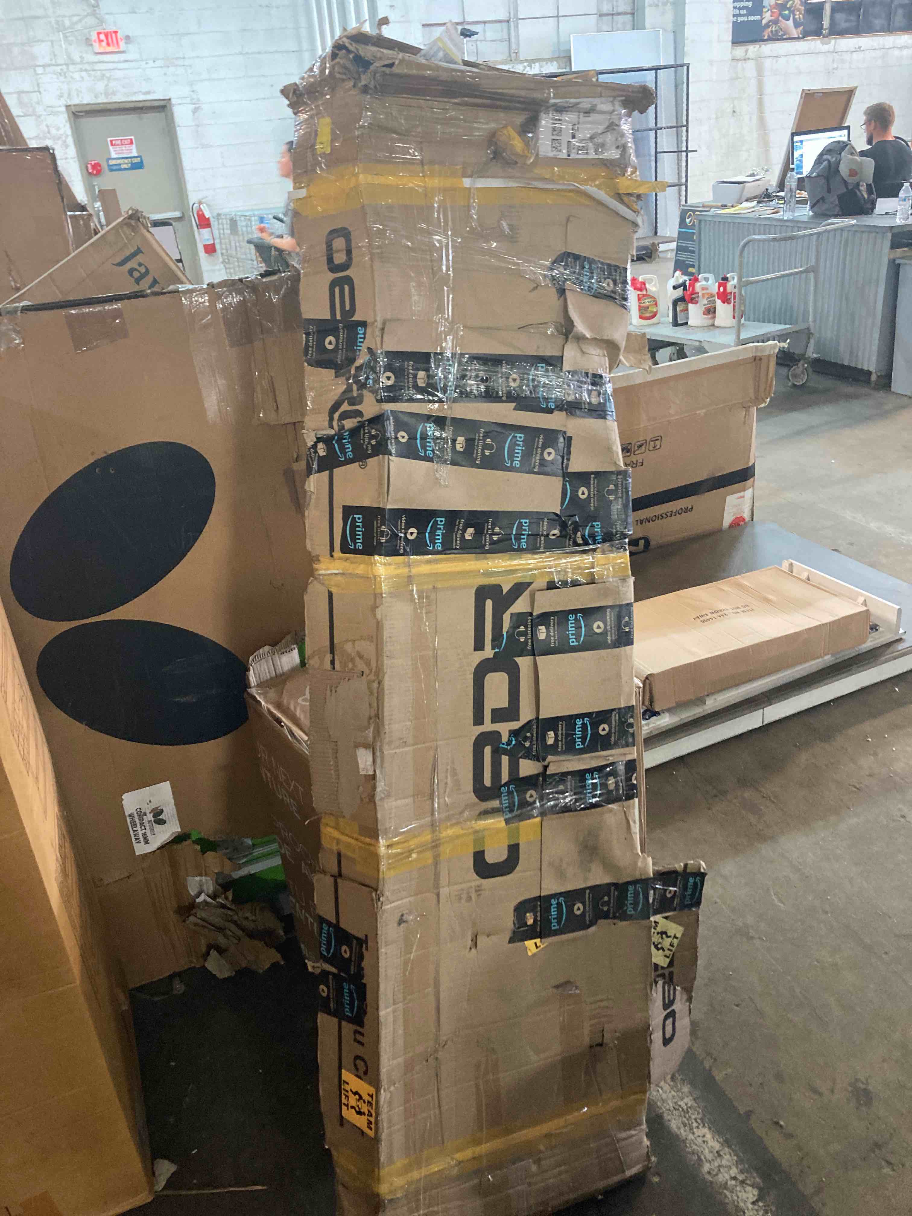 https://s3.amazonaws.com/lotting-images-prod/phillipi/RED4906923_1690222894444.jpeg