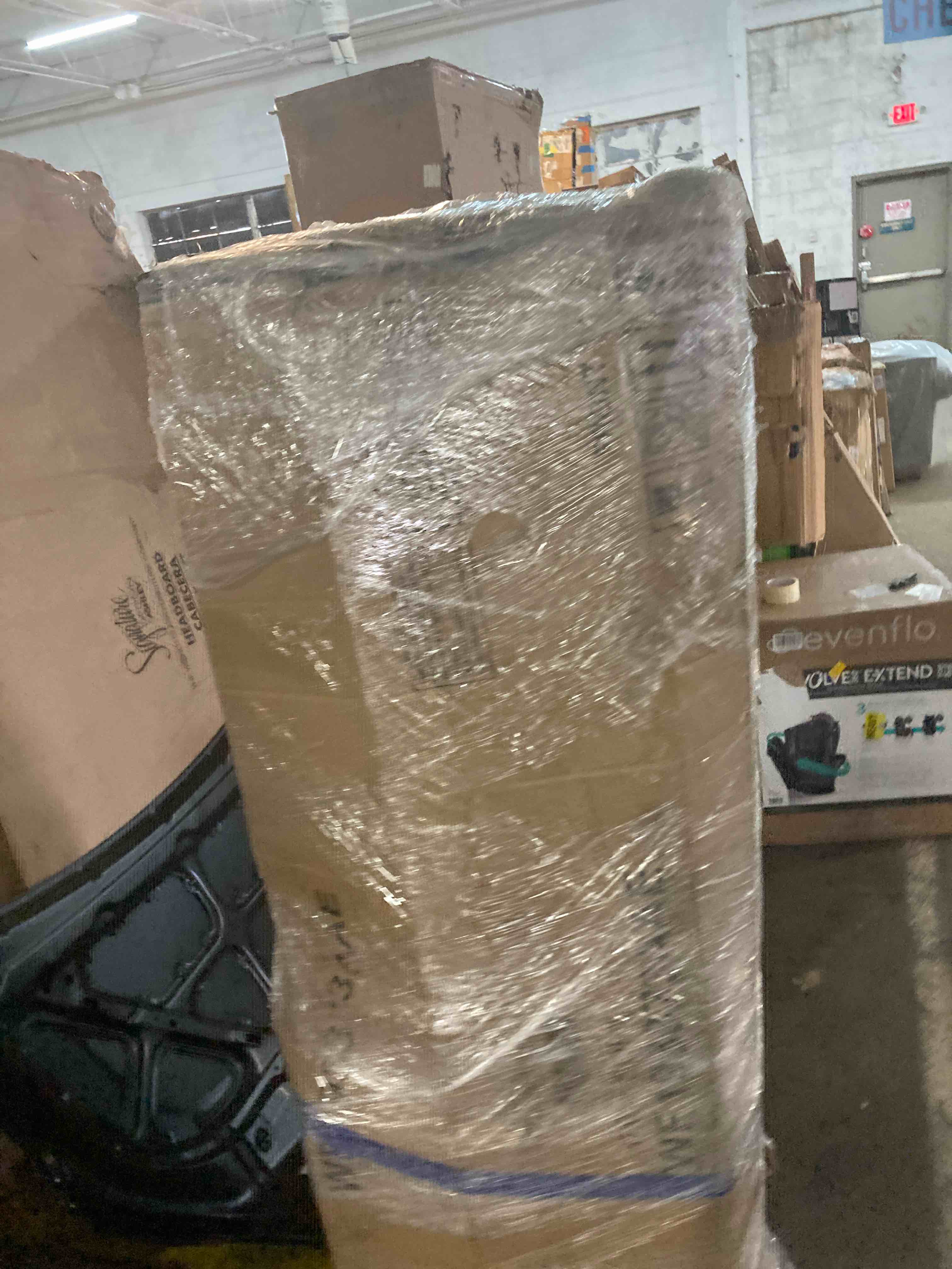 https://s3.amazonaws.com/lotting-images-prod/phillipi/RED4906924_1690223184085.jpeg