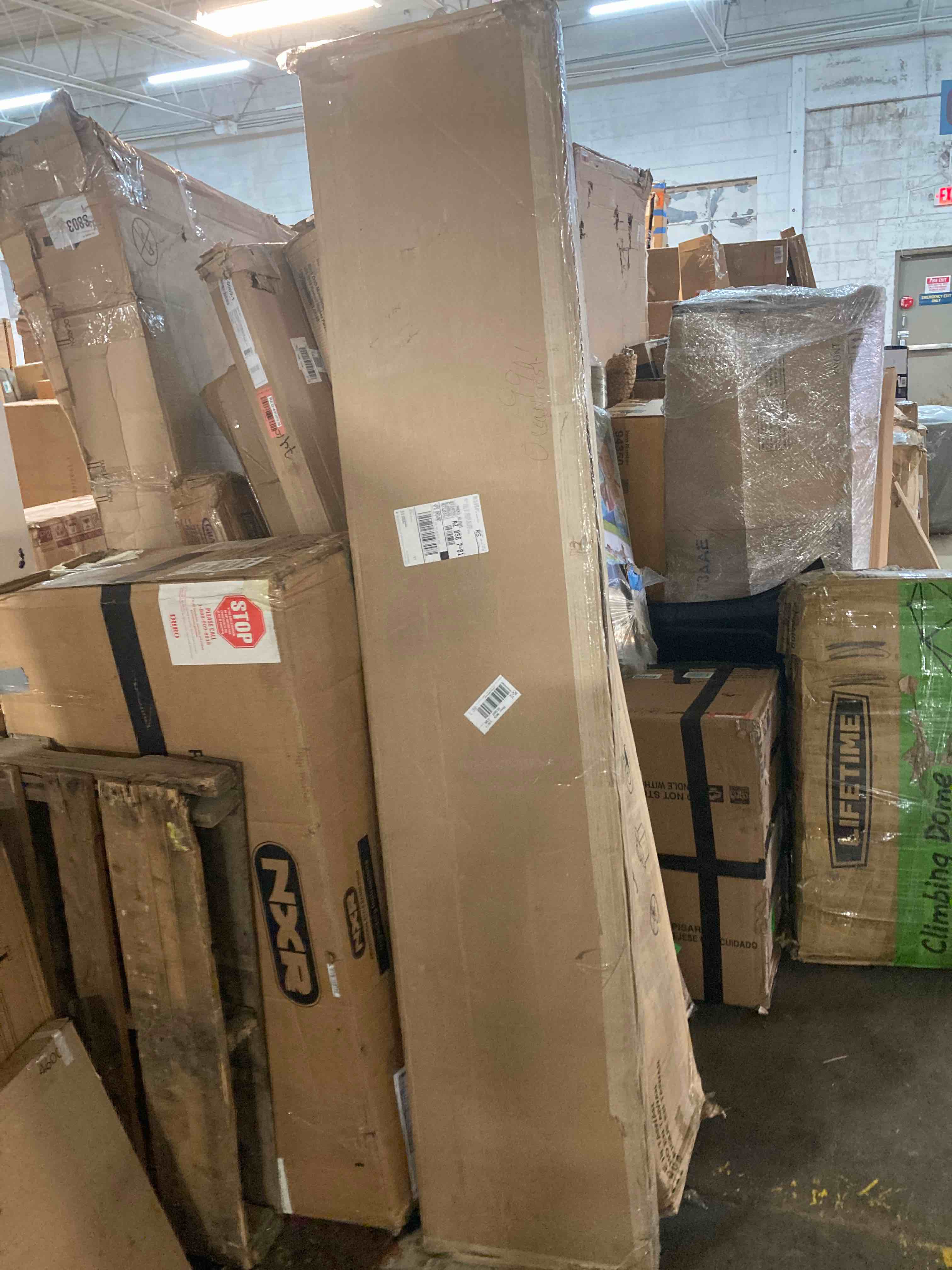 https://s3.amazonaws.com/lotting-images-prod/phillipi/RED4906939_1690229905112.jpeg