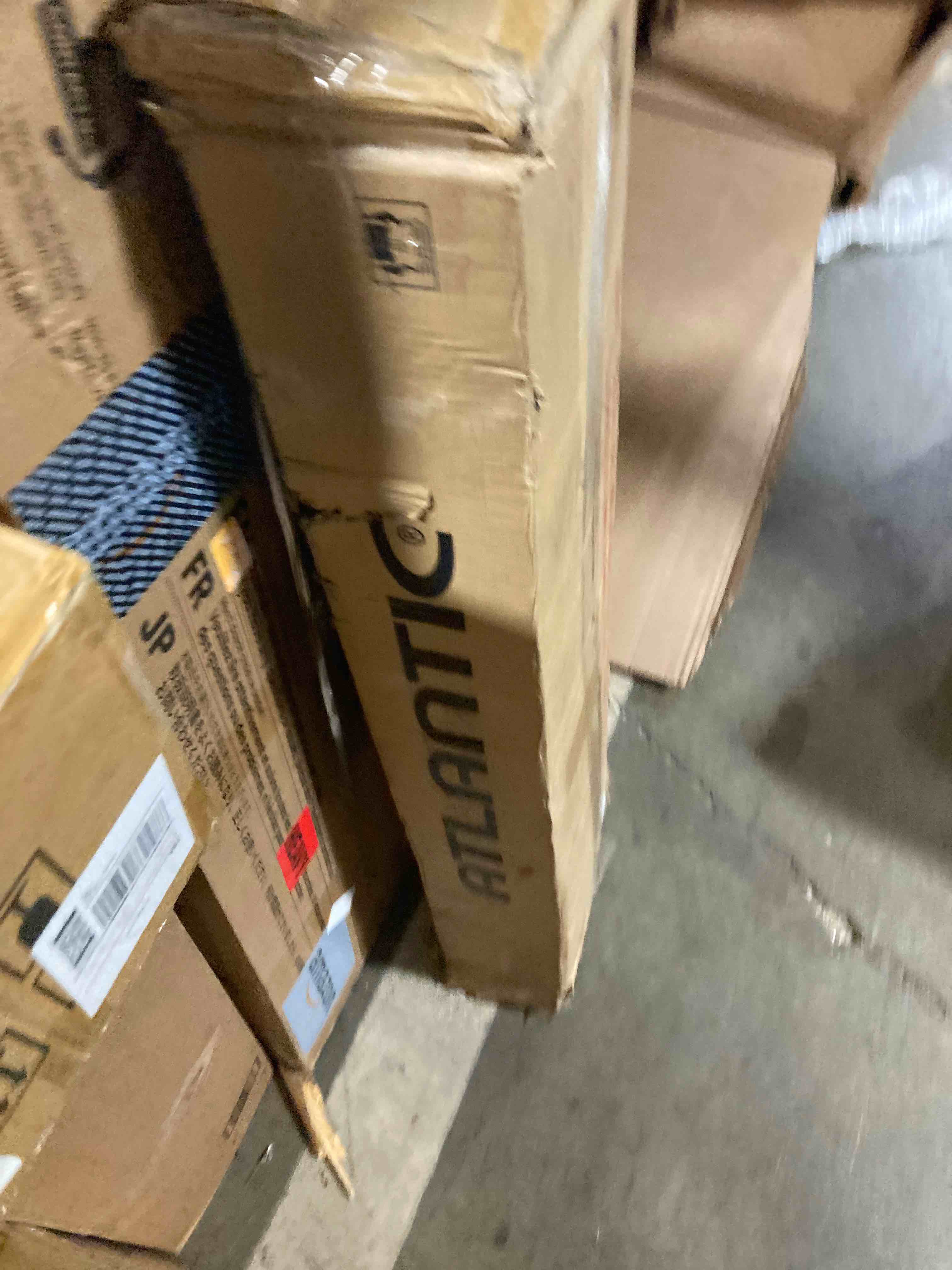 https://s3.amazonaws.com/lotting-images-prod/phillipi/RED4907940_1727969520763.jpeg