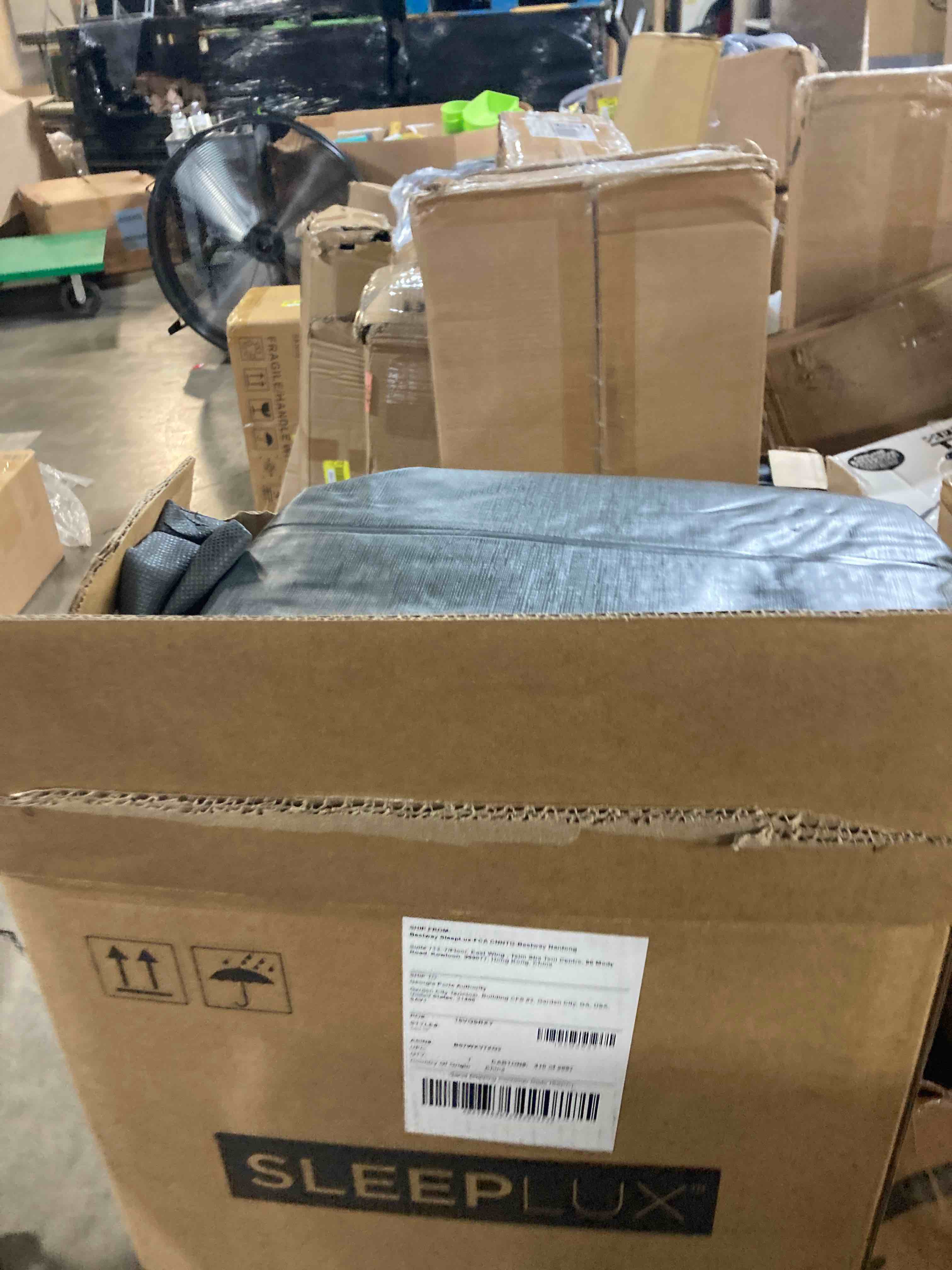 https://s3.amazonaws.com/lotting-images-prod/phillipi/RED4907952_1727975323564.jpeg