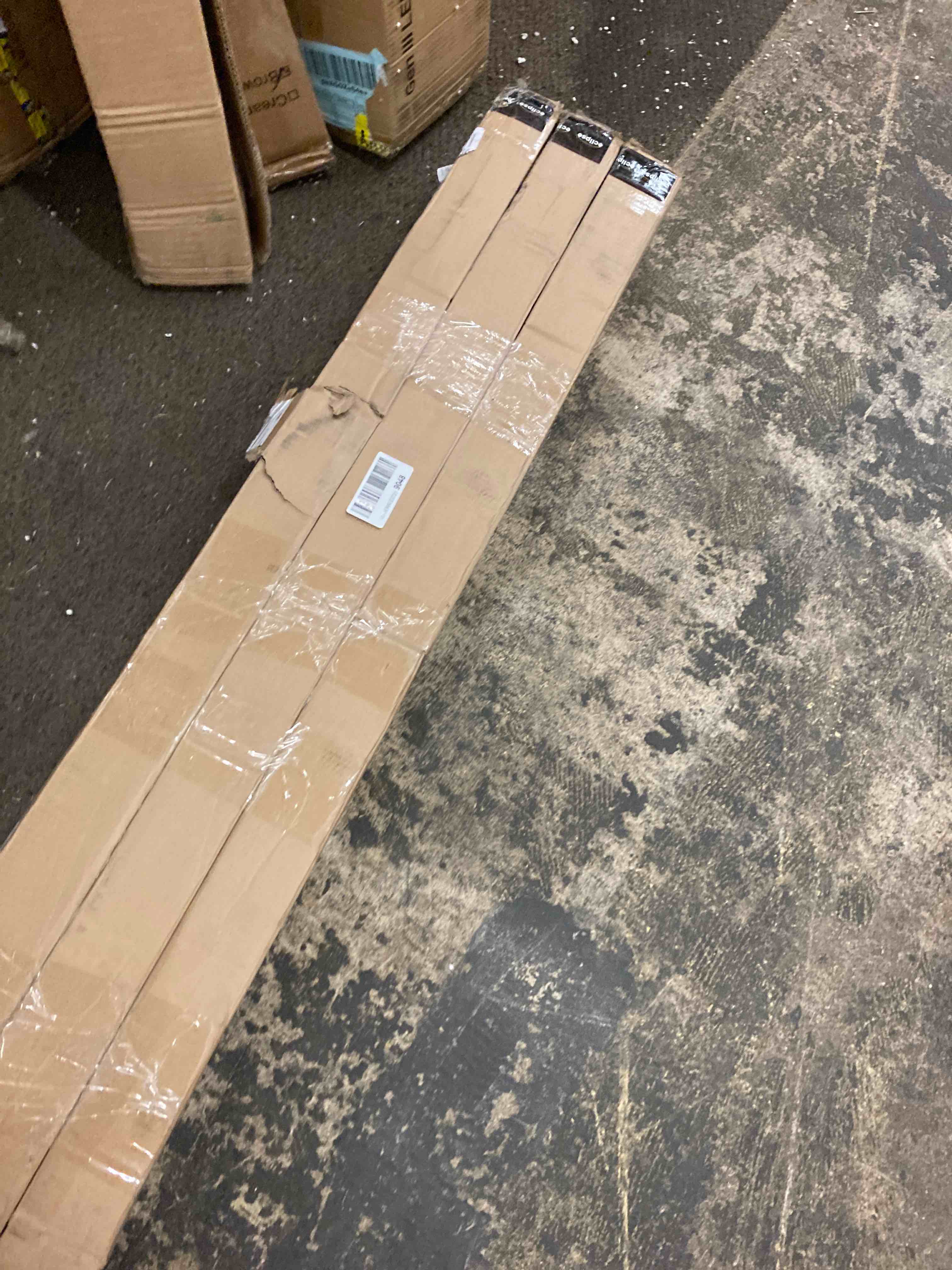https://s3.amazonaws.com/lotting-images-prod/phillipi/RED5003677_1701889953232.jpeg