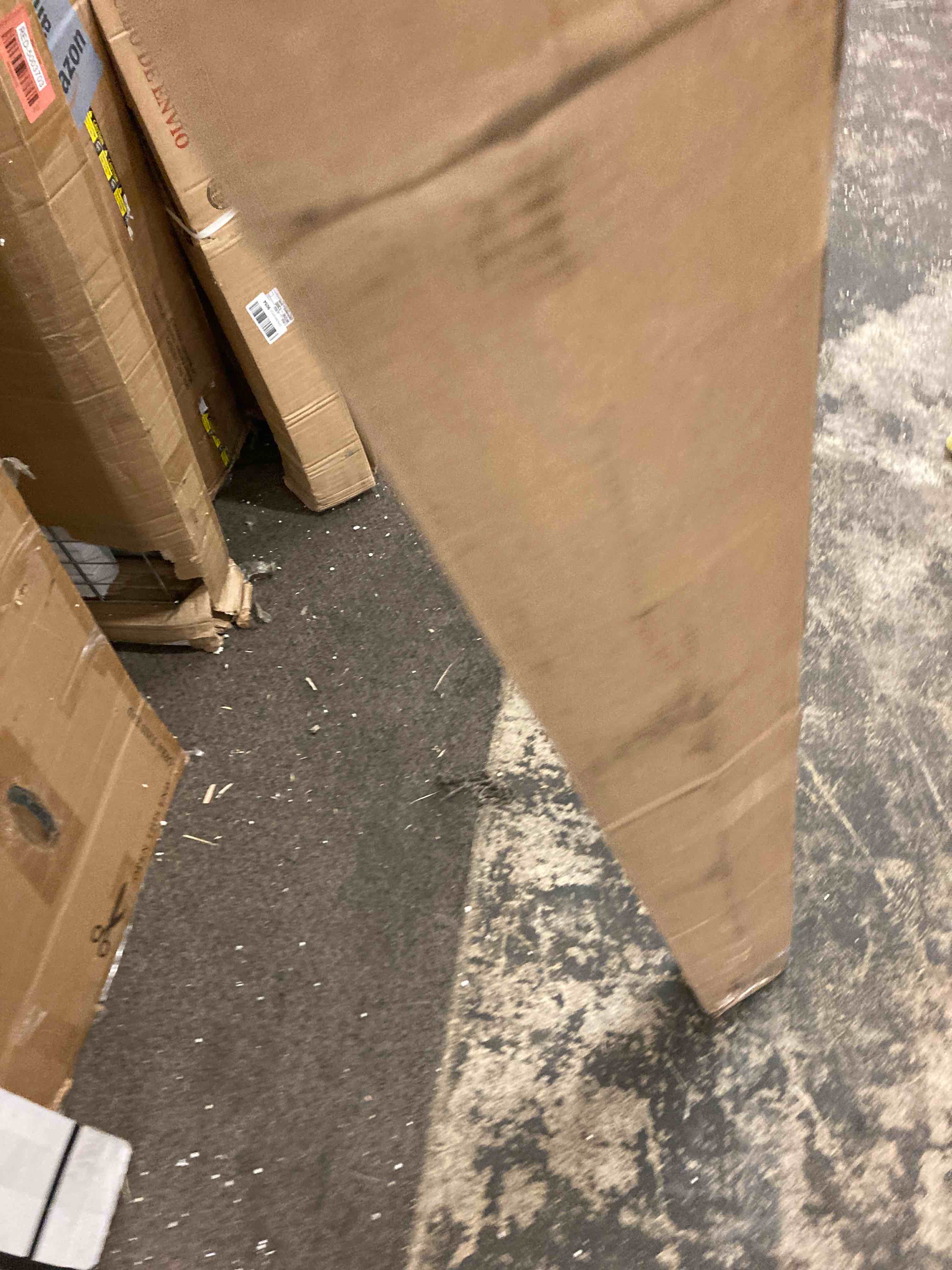 https://s3.amazonaws.com/lotting-images-prod/phillipi/RED5003678_1701889893408.jpeg