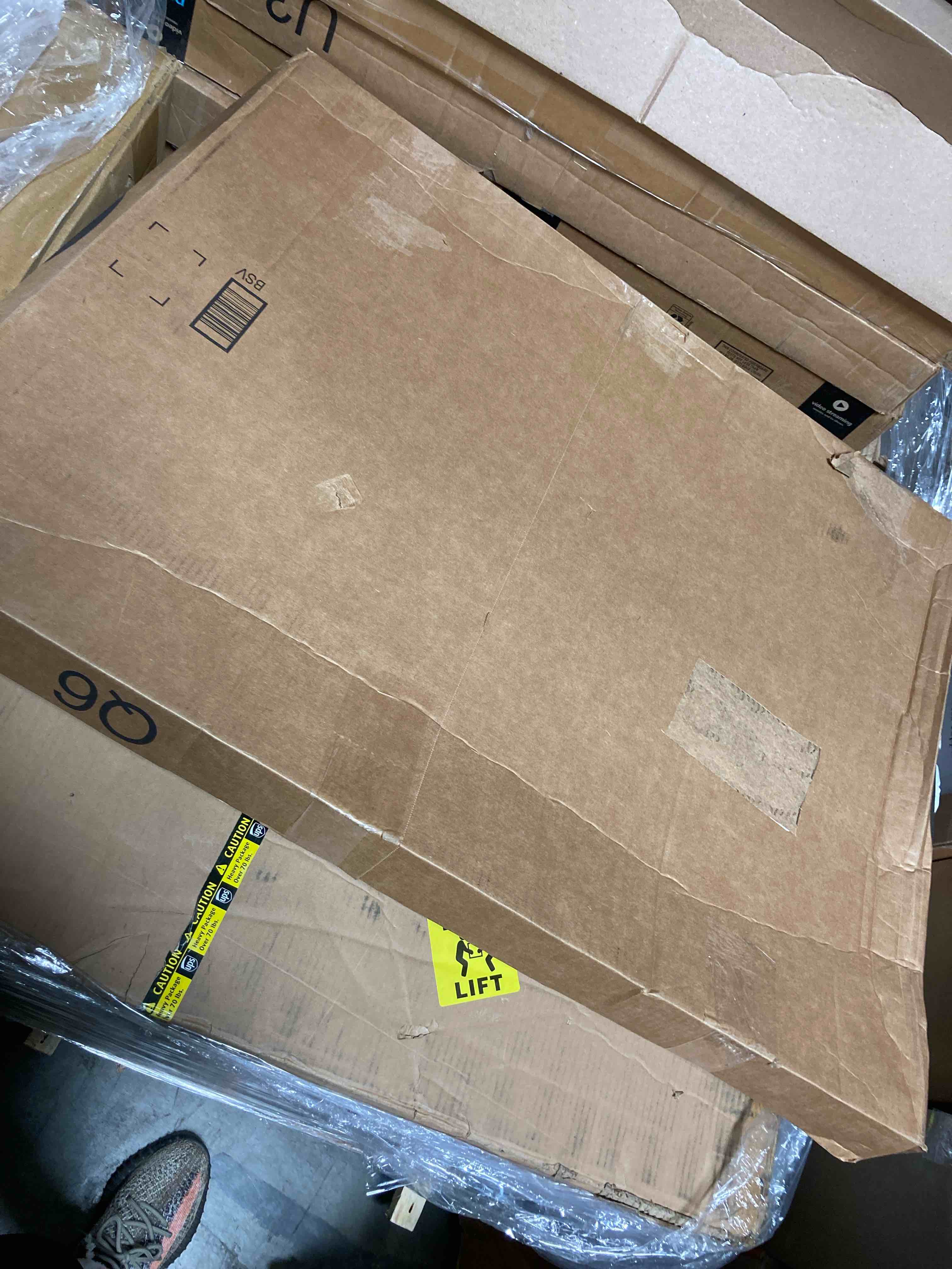 https://s3.amazonaws.com/lotting-images-prod/phillipi/RED5109448_1704734824287.jpeg