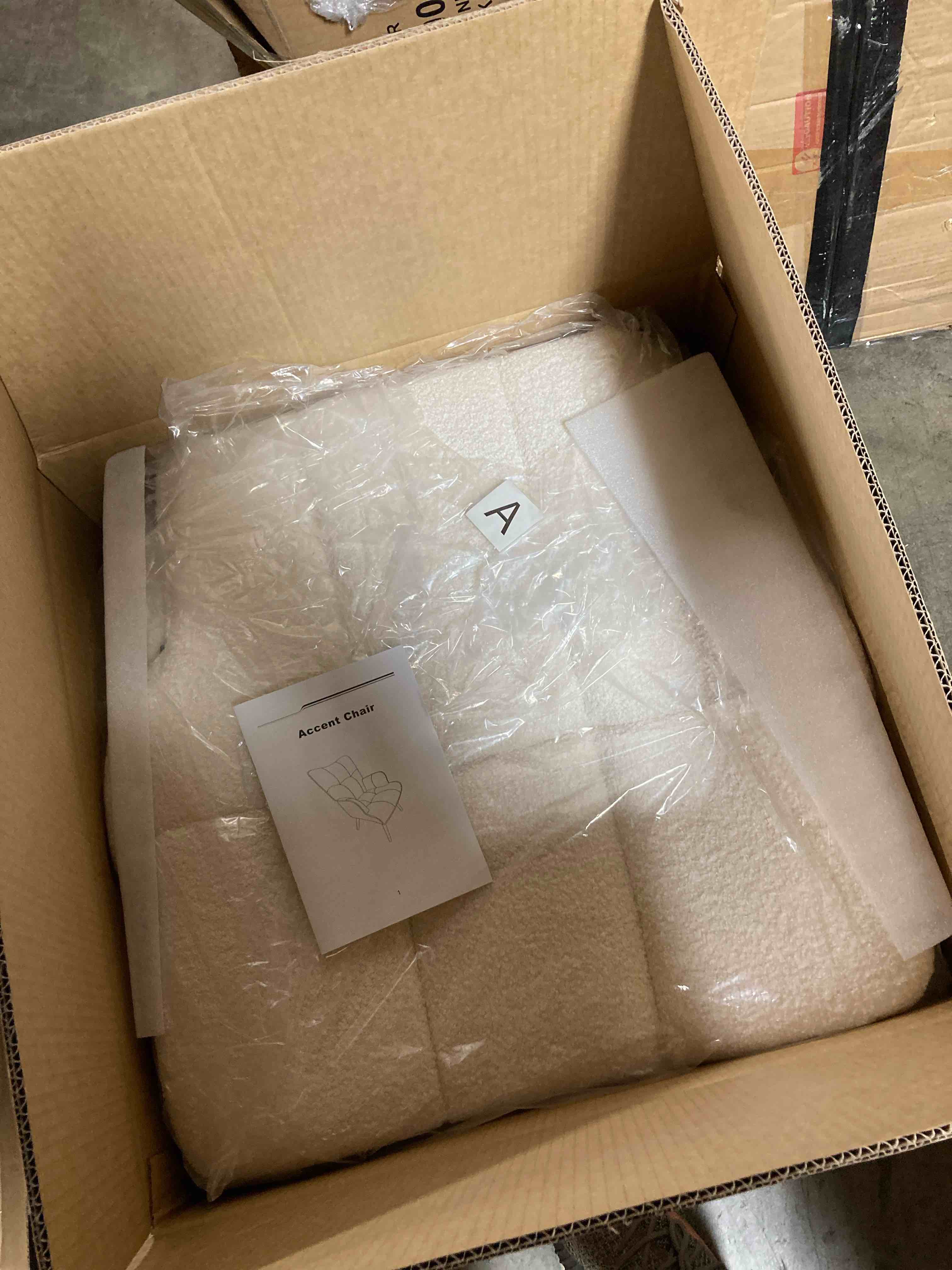 https://s3.amazonaws.com/lotting-images-prod/phillipi/RED5109477_1704743170663.jpeg