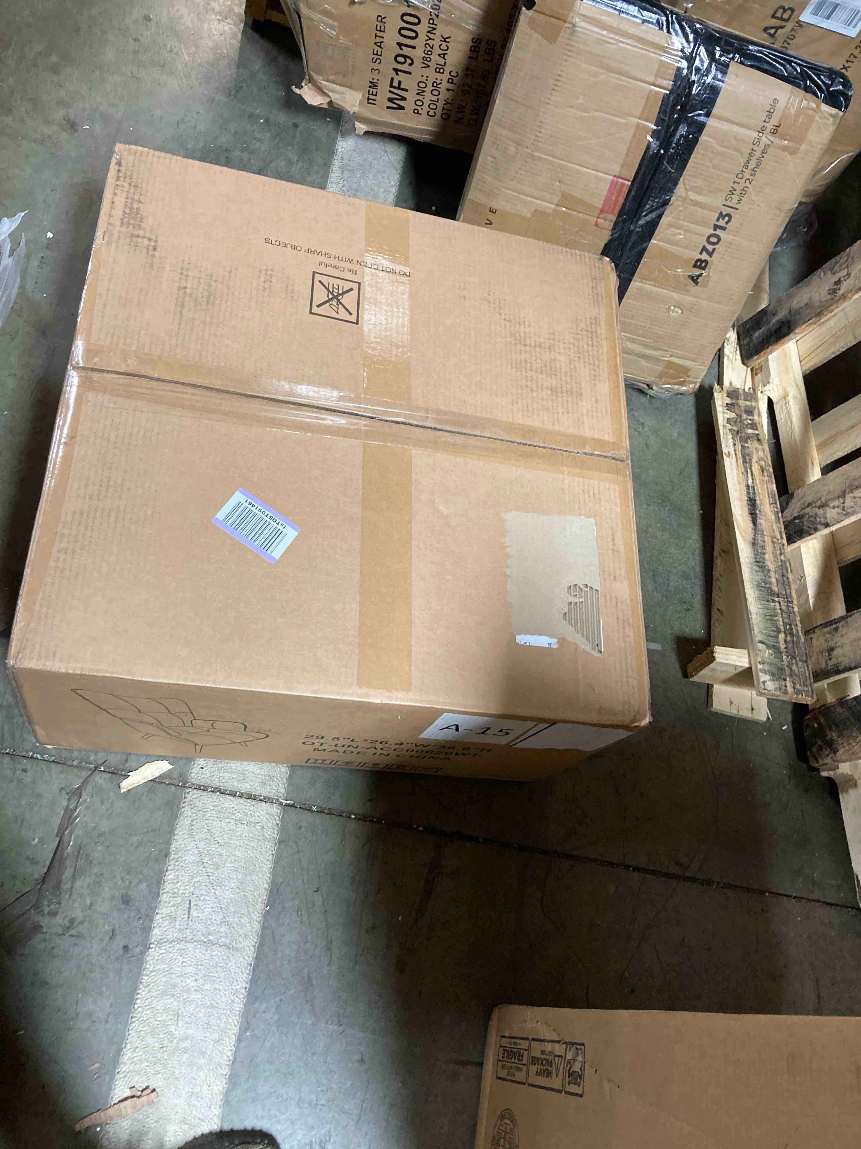 https://s3.amazonaws.com/lotting-images-prod/phillipi/RED5109477_1704743191936.jpeg