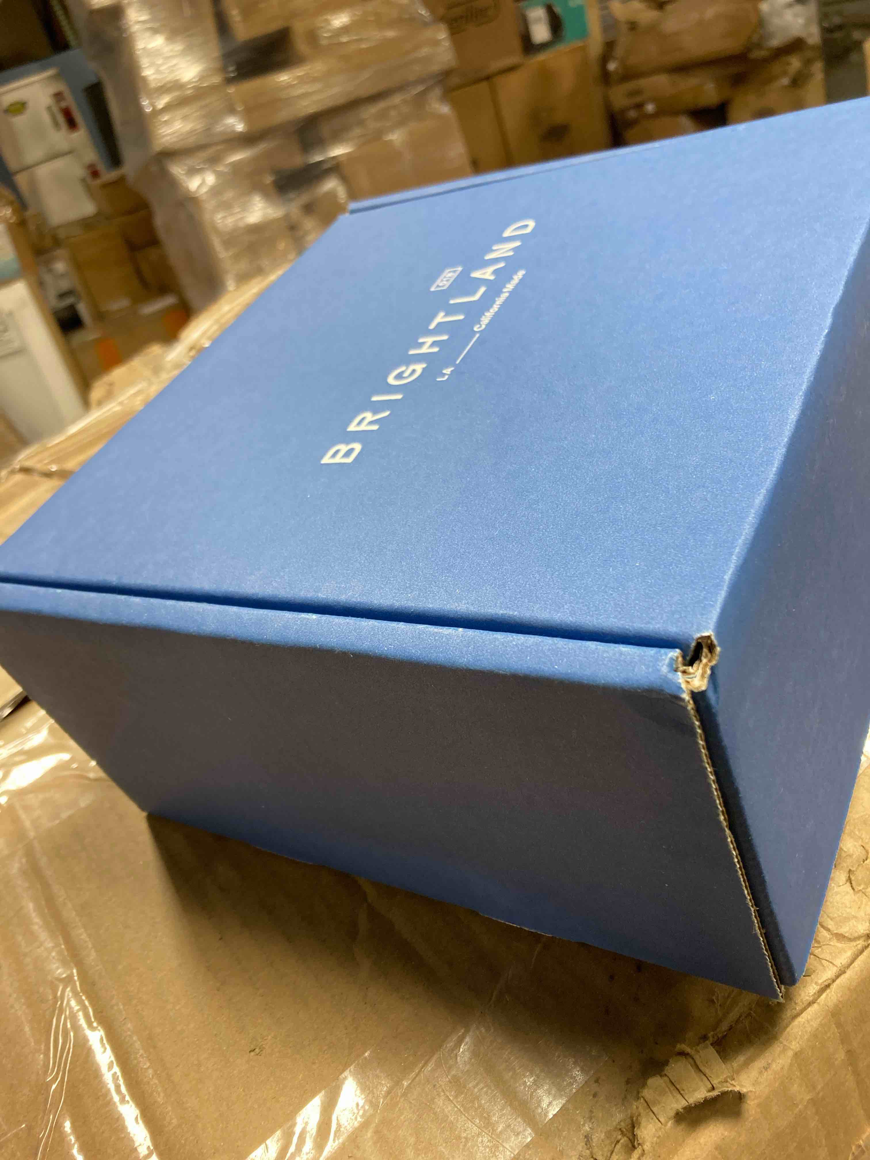 https://s3.amazonaws.com/lotting-images-prod/phillipi/RED5109983_1706027951776.jpeg