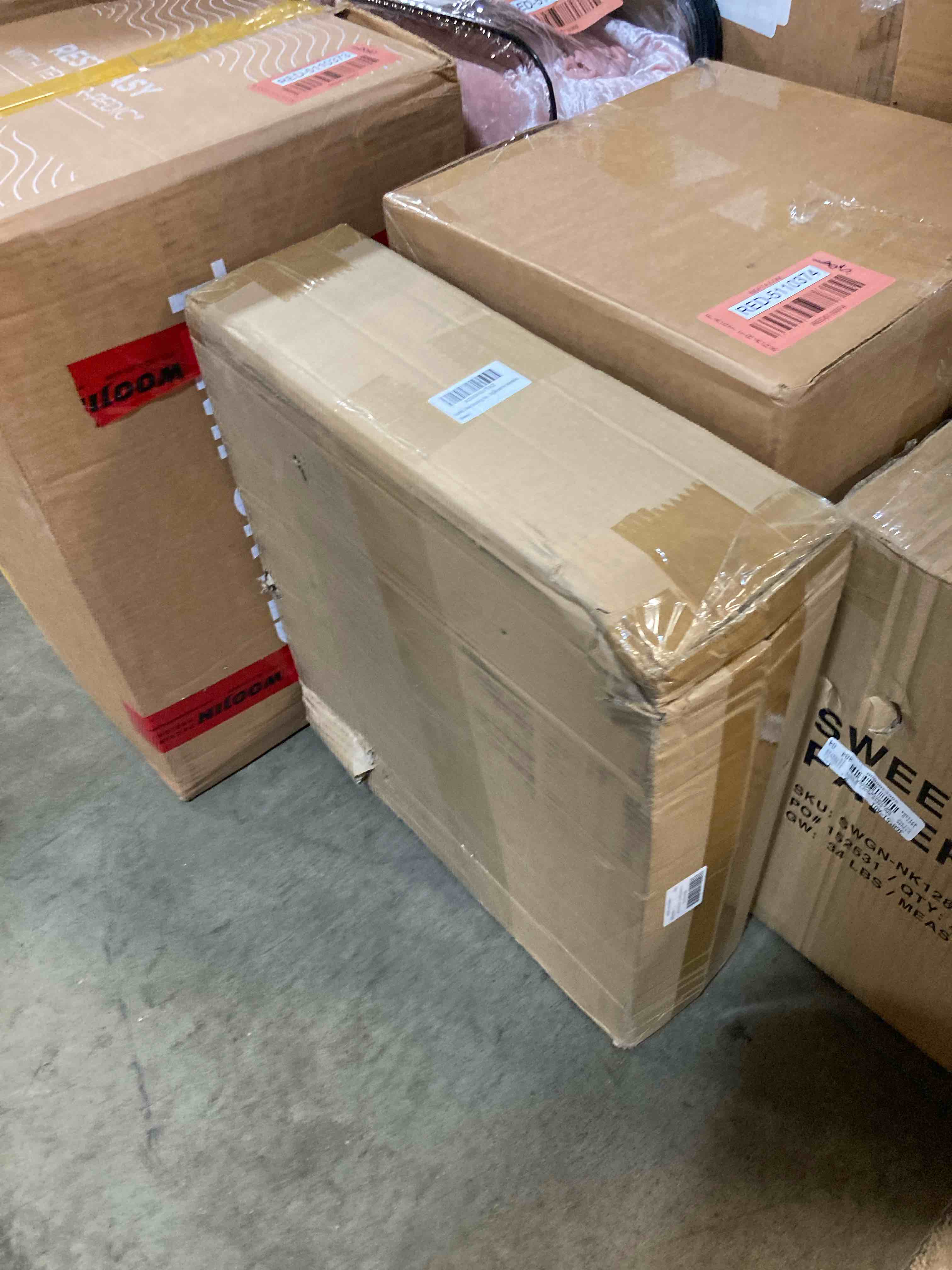 https://s3.amazonaws.com/lotting-images-prod/phillipi/RED5110375_1706807610017.jpeg
