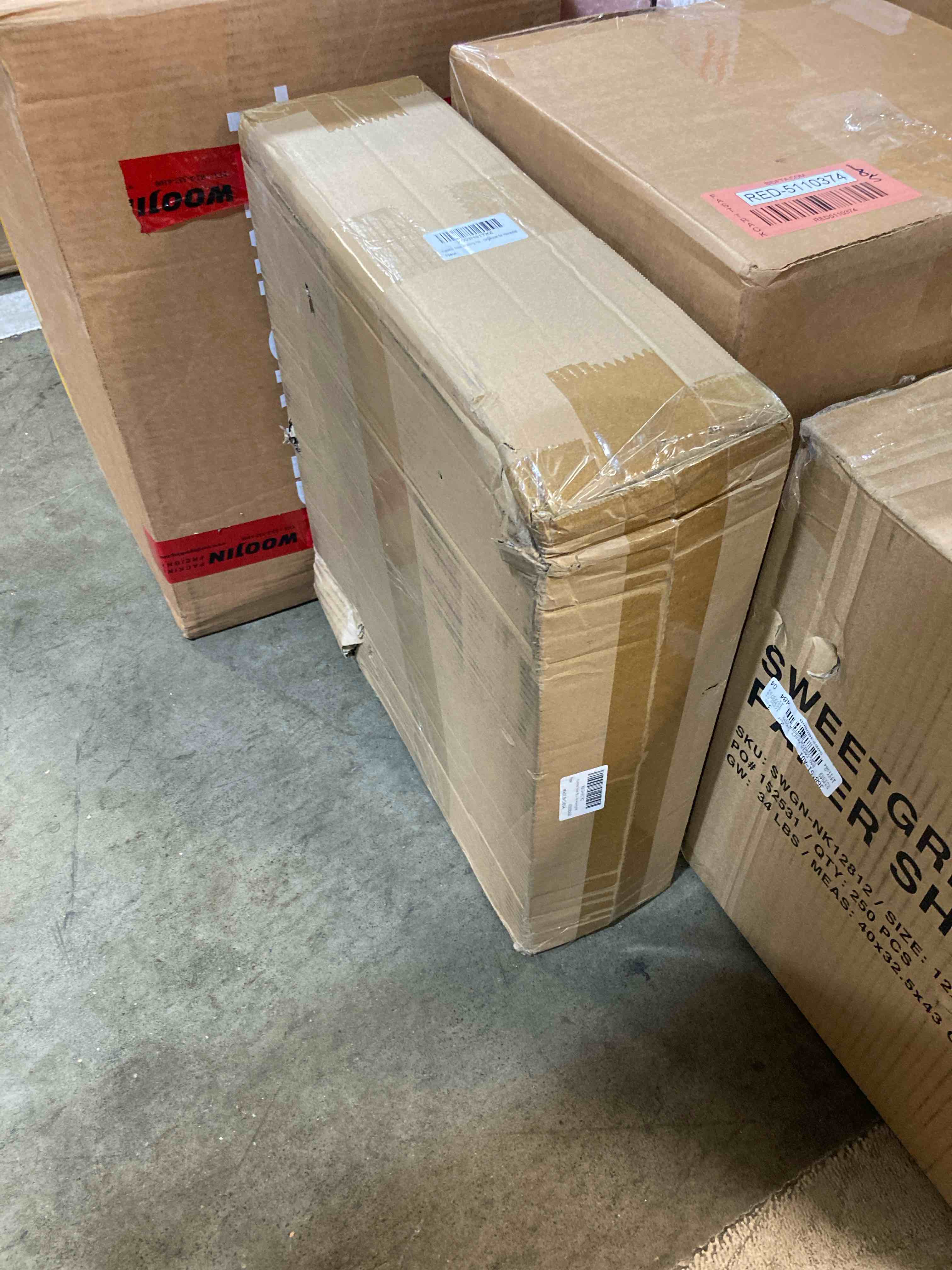 https://s3.amazonaws.com/lotting-images-prod/phillipi/RED5110375_1706807611435.jpeg