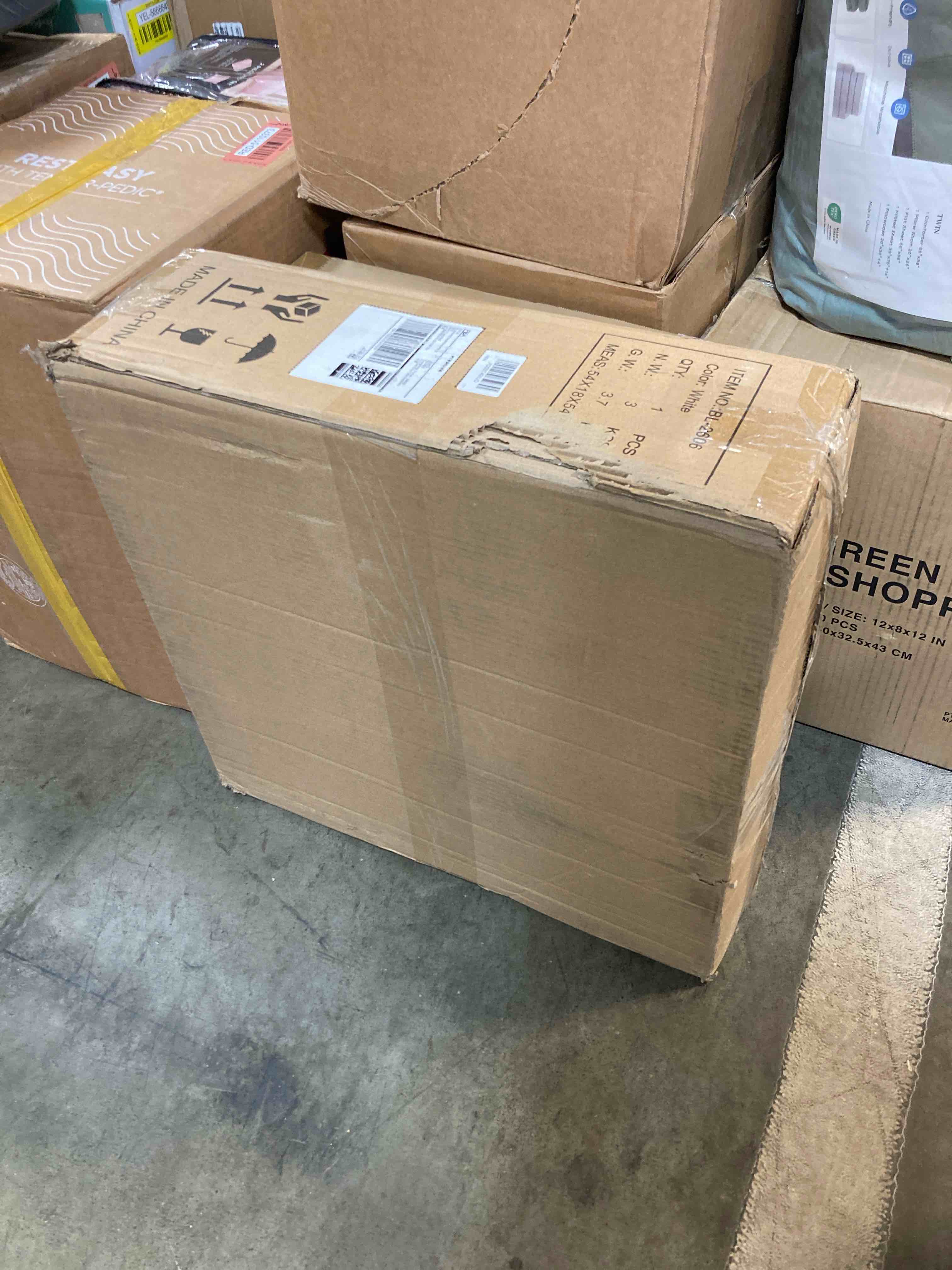 https://s3.amazonaws.com/lotting-images-prod/phillipi/RED5110377_1706807835072.jpeg