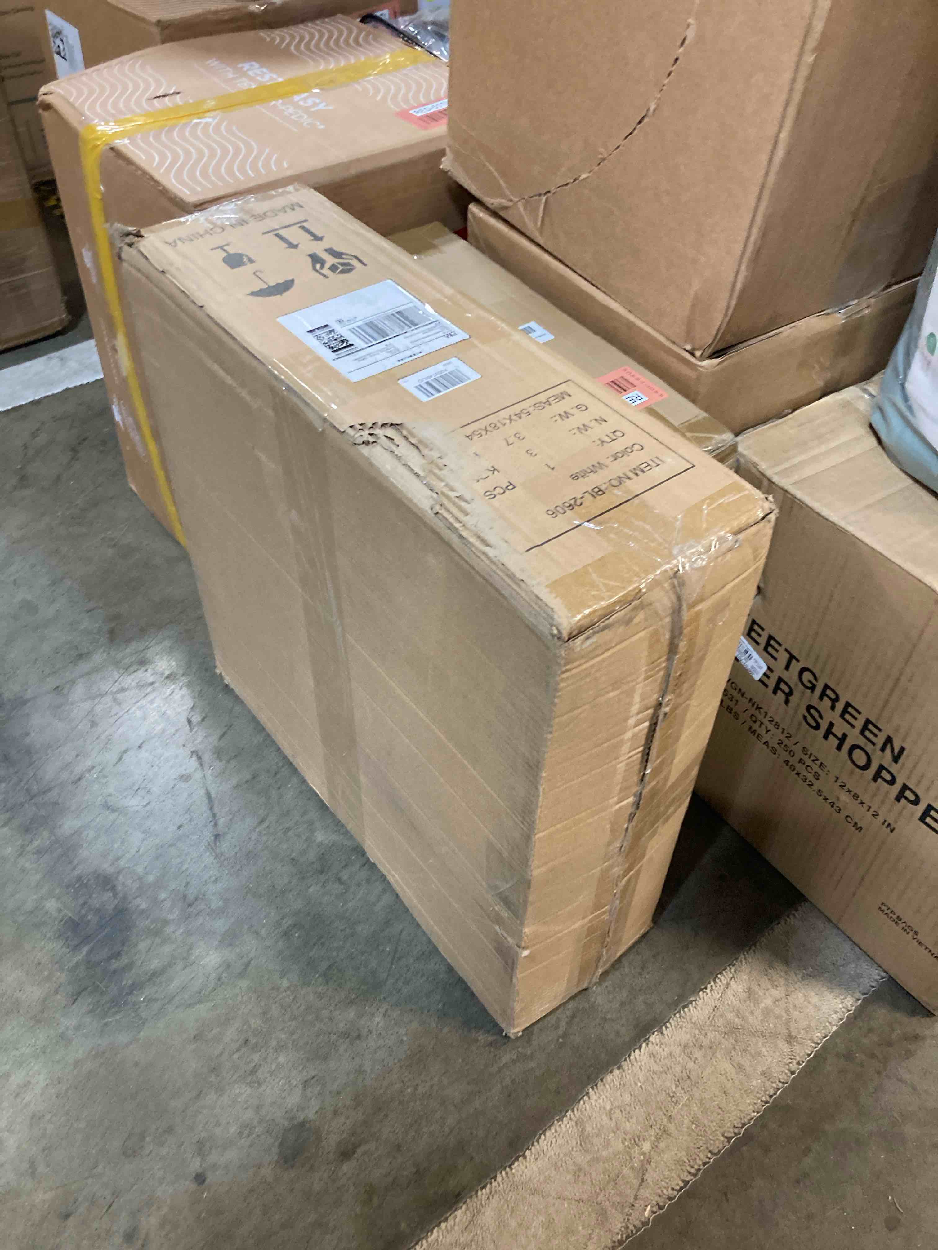 https://s3.amazonaws.com/lotting-images-prod/phillipi/RED5110377_1706807836451.jpeg
