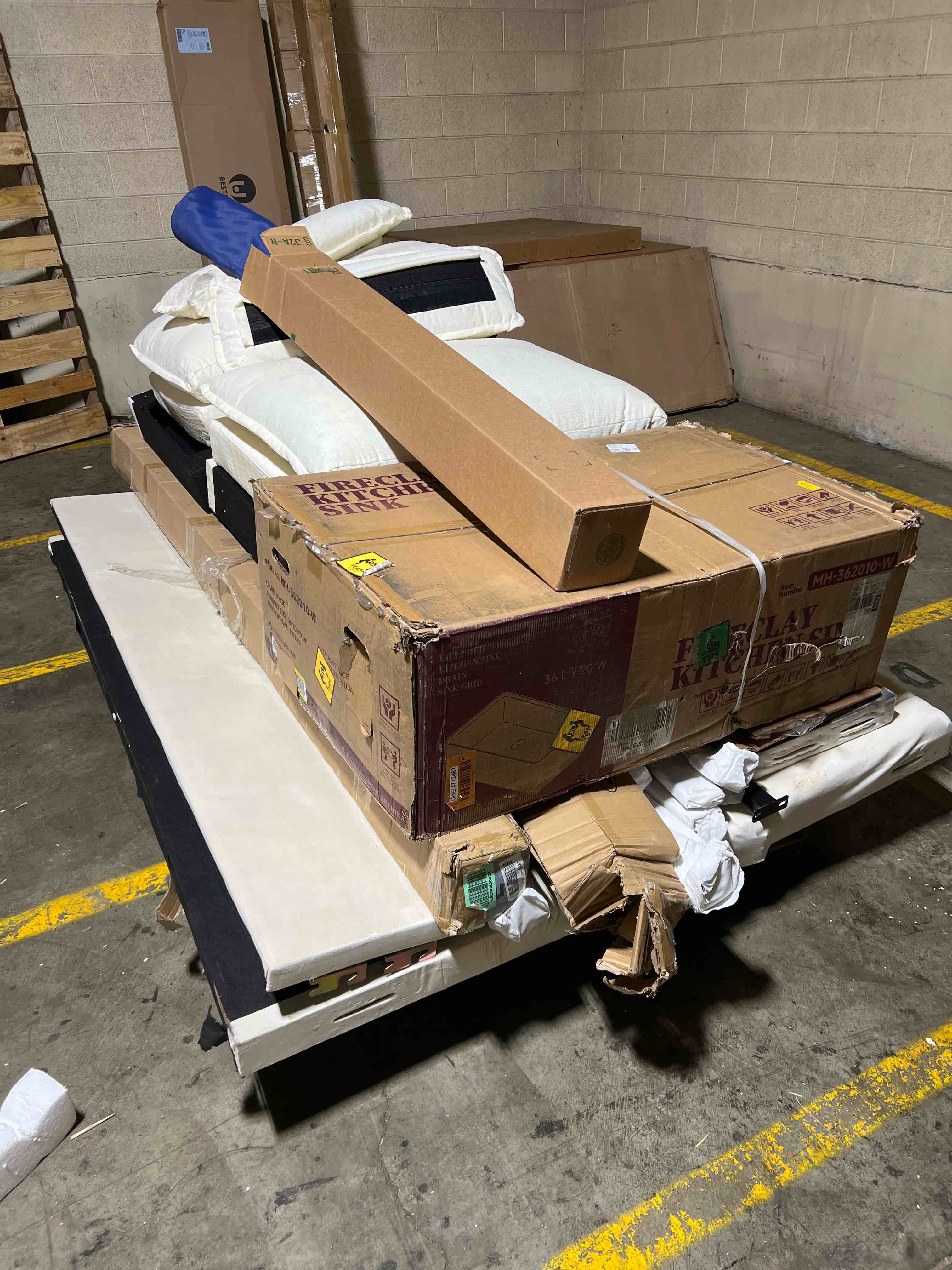 https://s3.amazonaws.com/lotting-images-prod/phillipi/RED5110501_1707149636661.jpeg