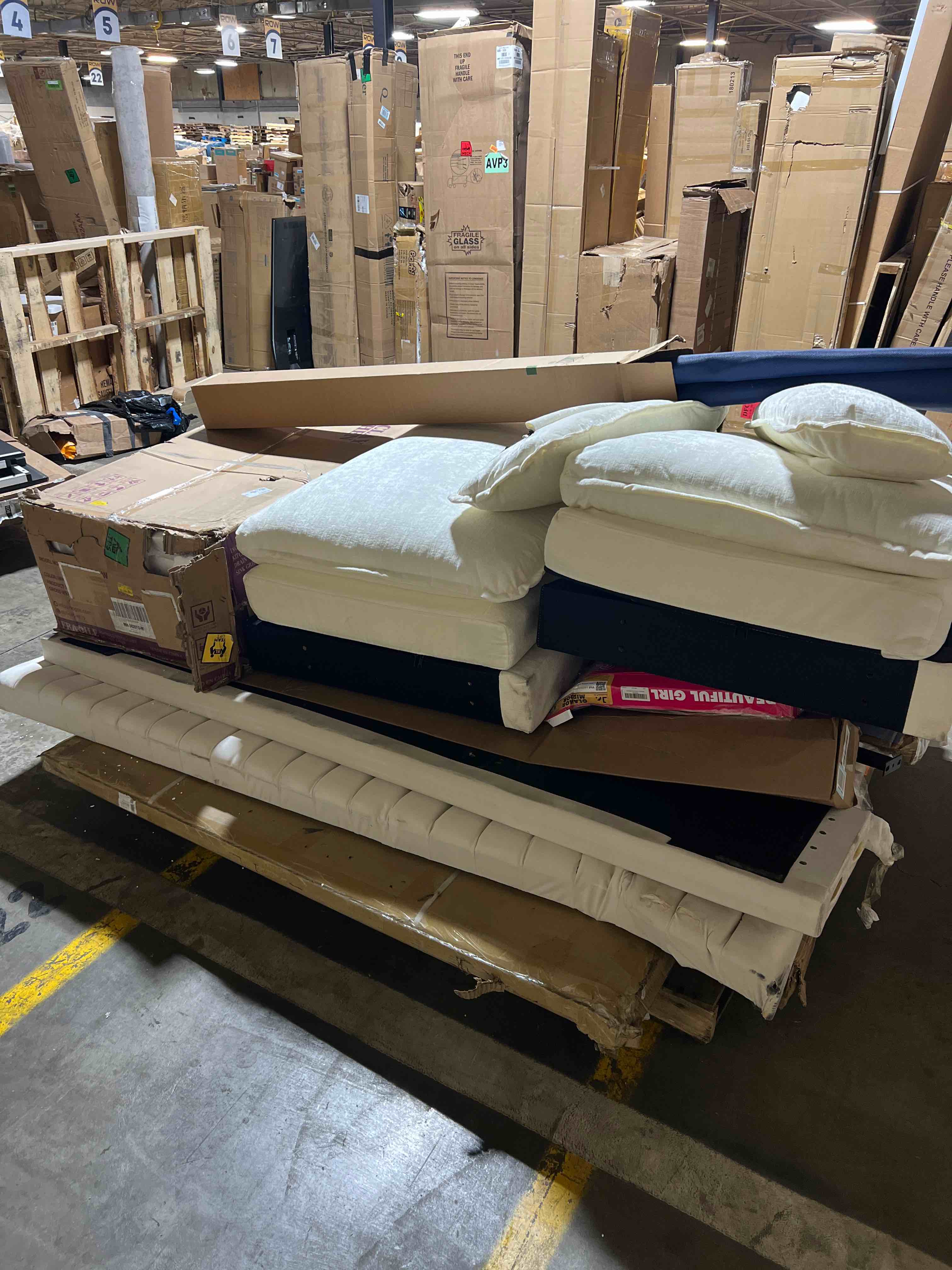 https://s3.amazonaws.com/lotting-images-prod/phillipi/RED5110501_1707149650139.jpeg