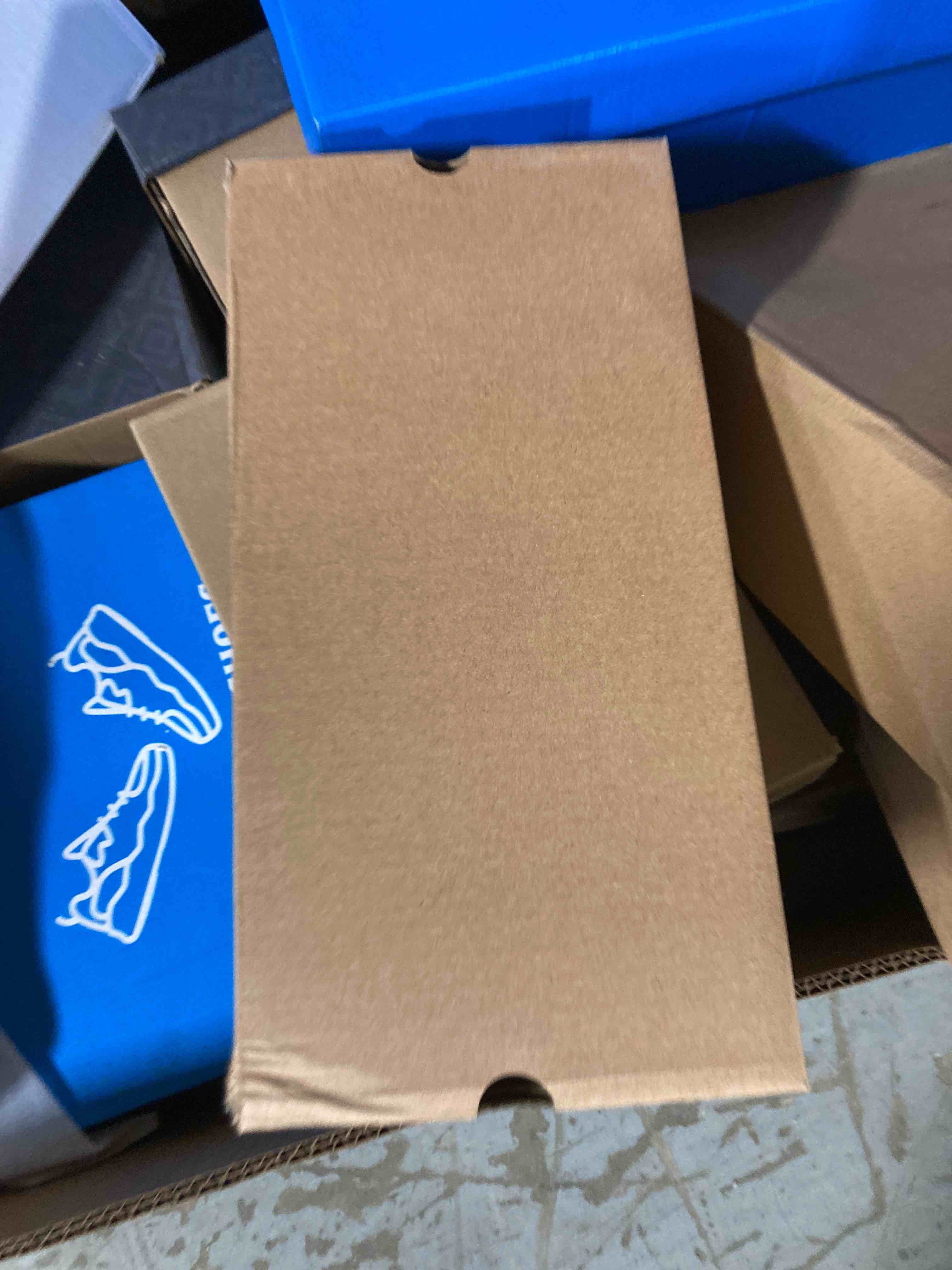 https://s3.amazonaws.com/lotting-images-prod/phillipi/RED5111080_1703881470406.jpeg