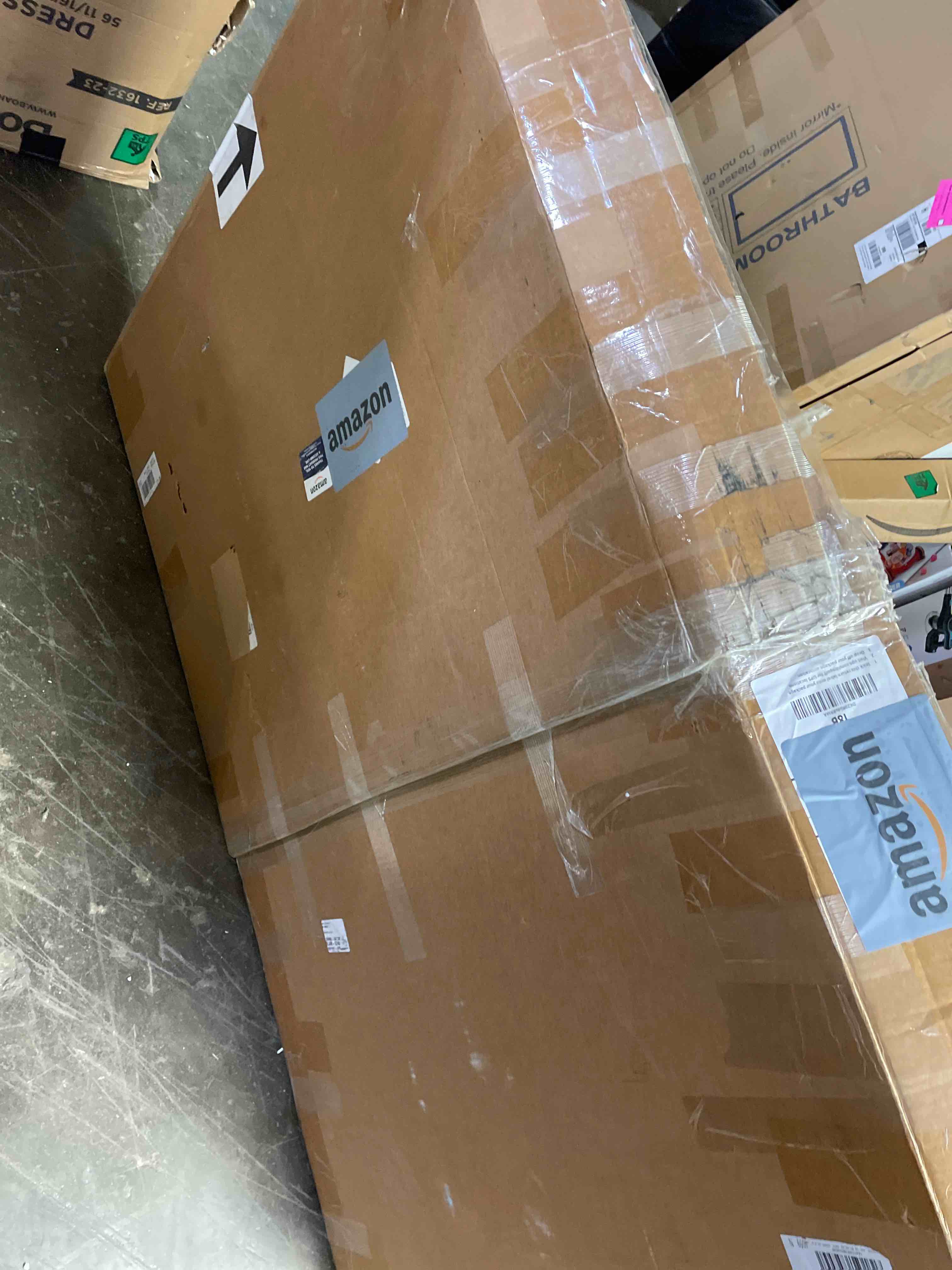 https://s3.amazonaws.com/lotting-images-prod/phillipi/RED5112054_1705097133284.jpeg