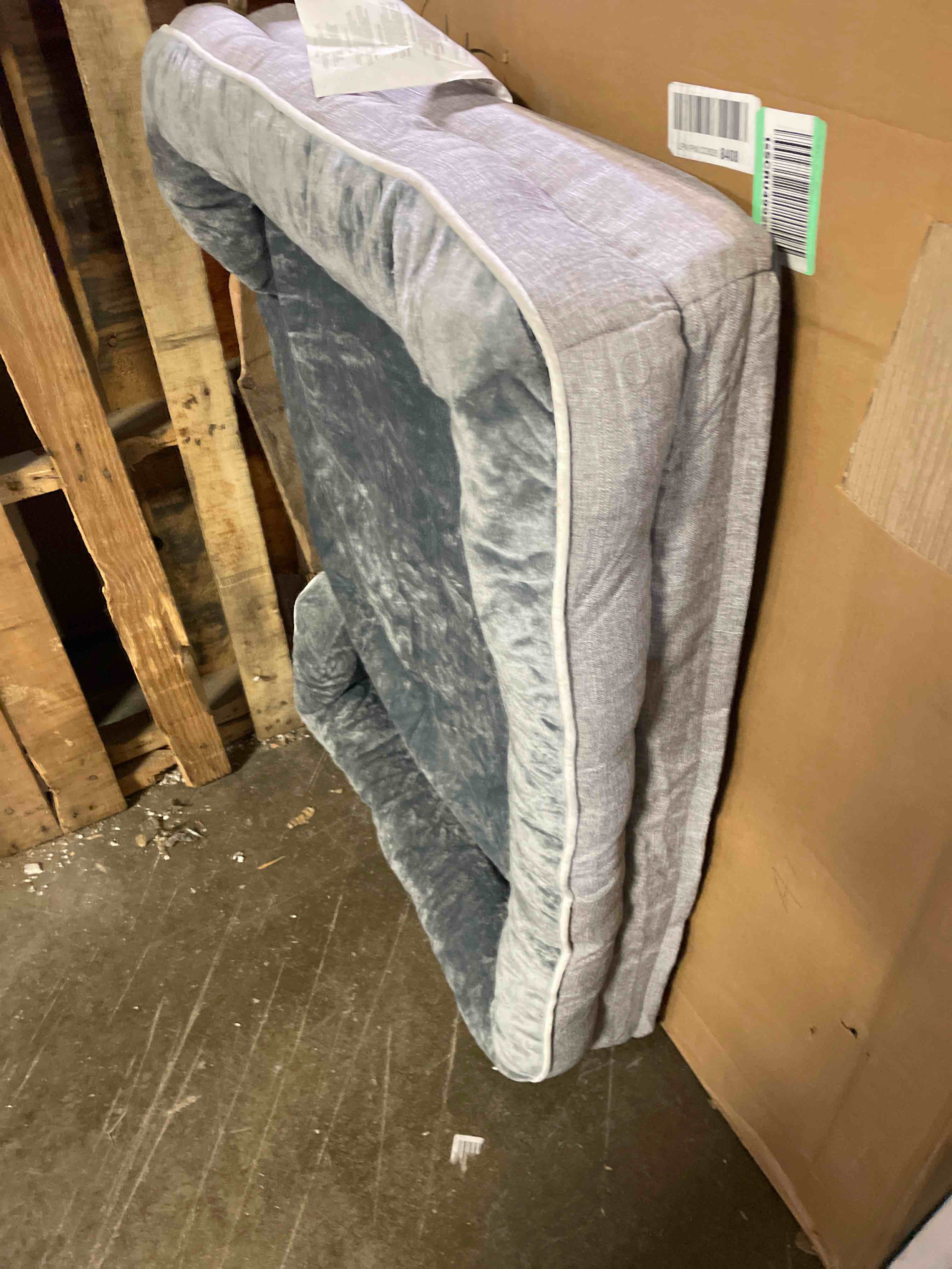 https://s3.amazonaws.com/lotting-images-prod/phillipi/RED5113741_1708722778958.jpeg