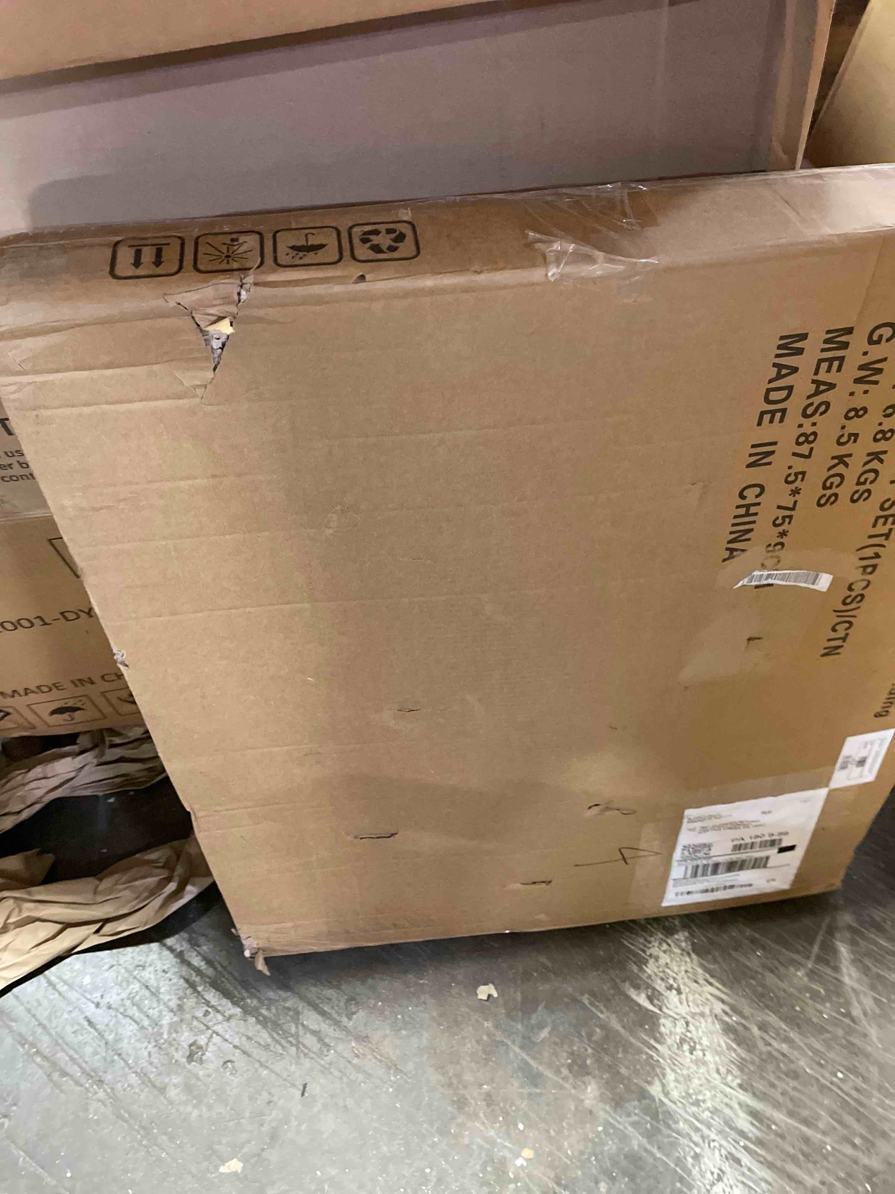 https://s3.amazonaws.com/lotting-images-prod/phillipi/RED5113769_1708726089751.jpeg