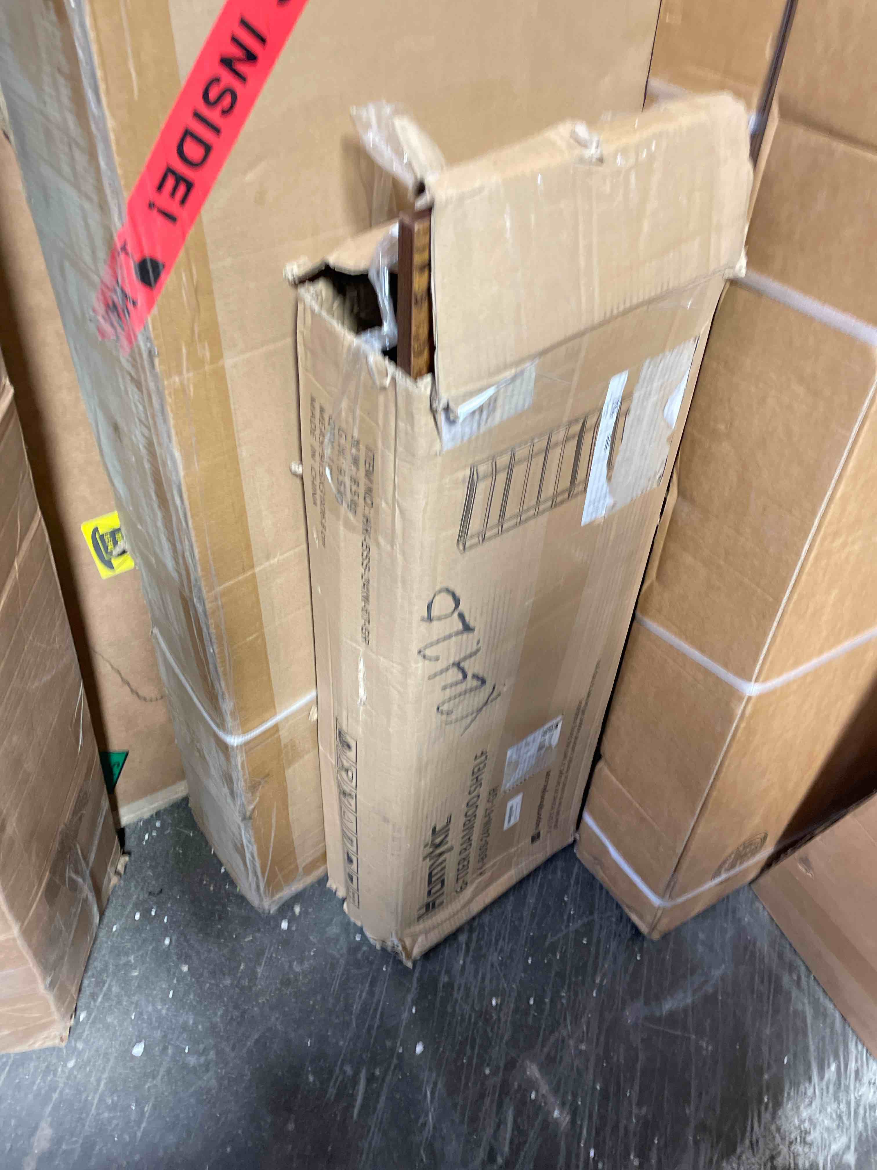 https://s3.amazonaws.com/lotting-images-prod/phillipi/RED5113800_1708729466505.jpeg