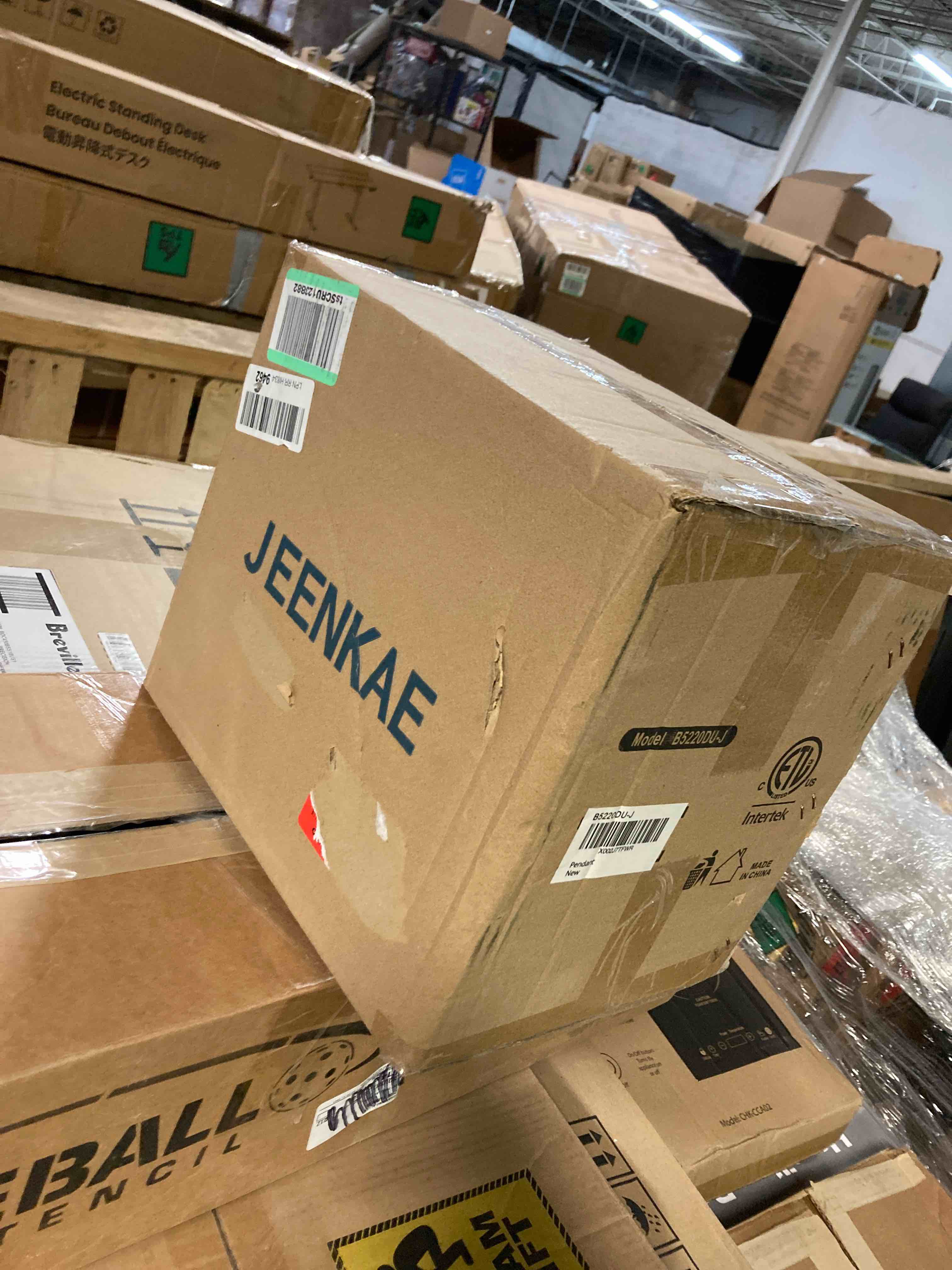 https://s3.amazonaws.com/lotting-images-prod/phillipi/RED5116066_1706298950321.jpeg