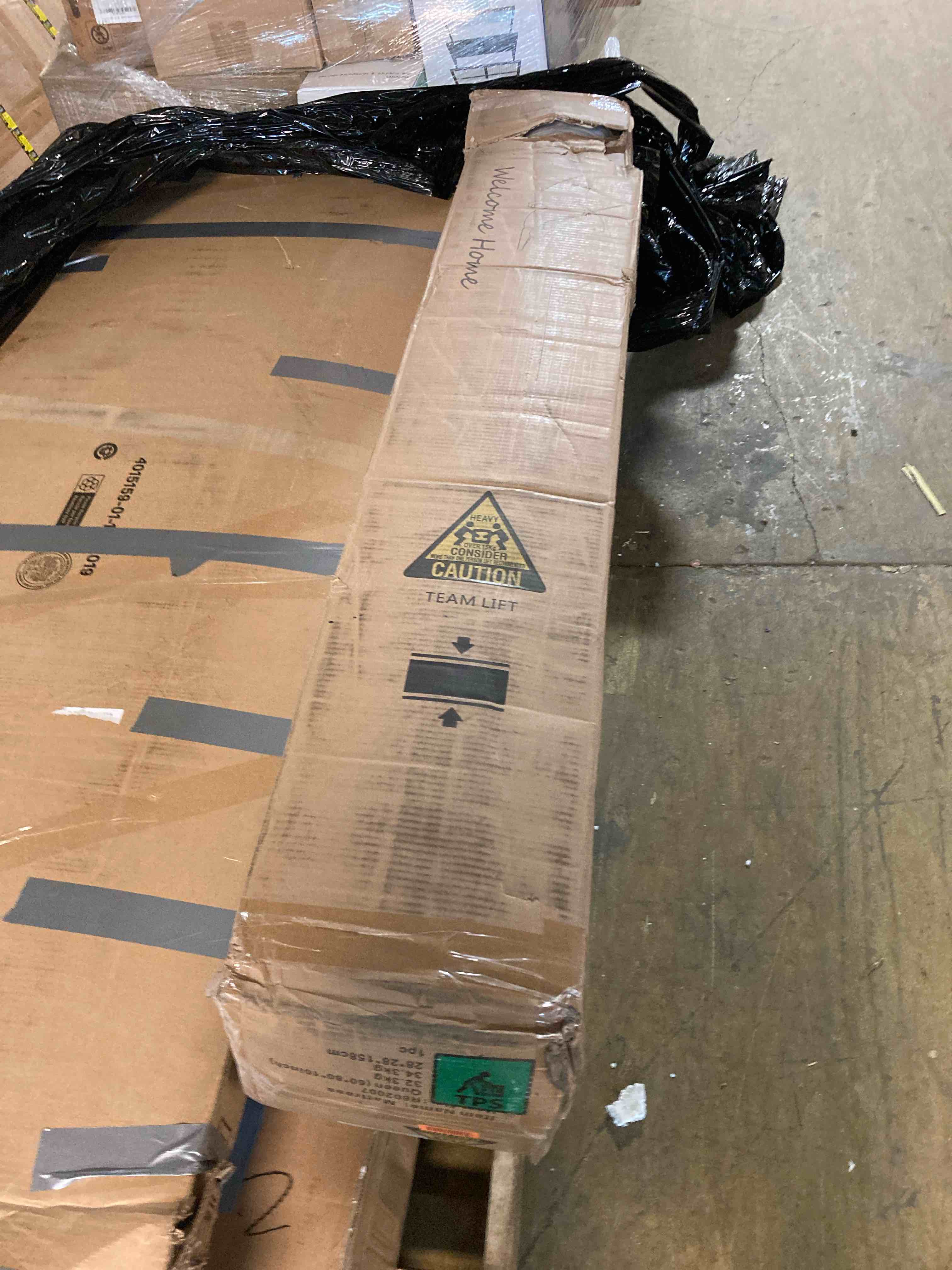https://s3.amazonaws.com/lotting-images-prod/phillipi/RED5116497_1706545290184.jpeg