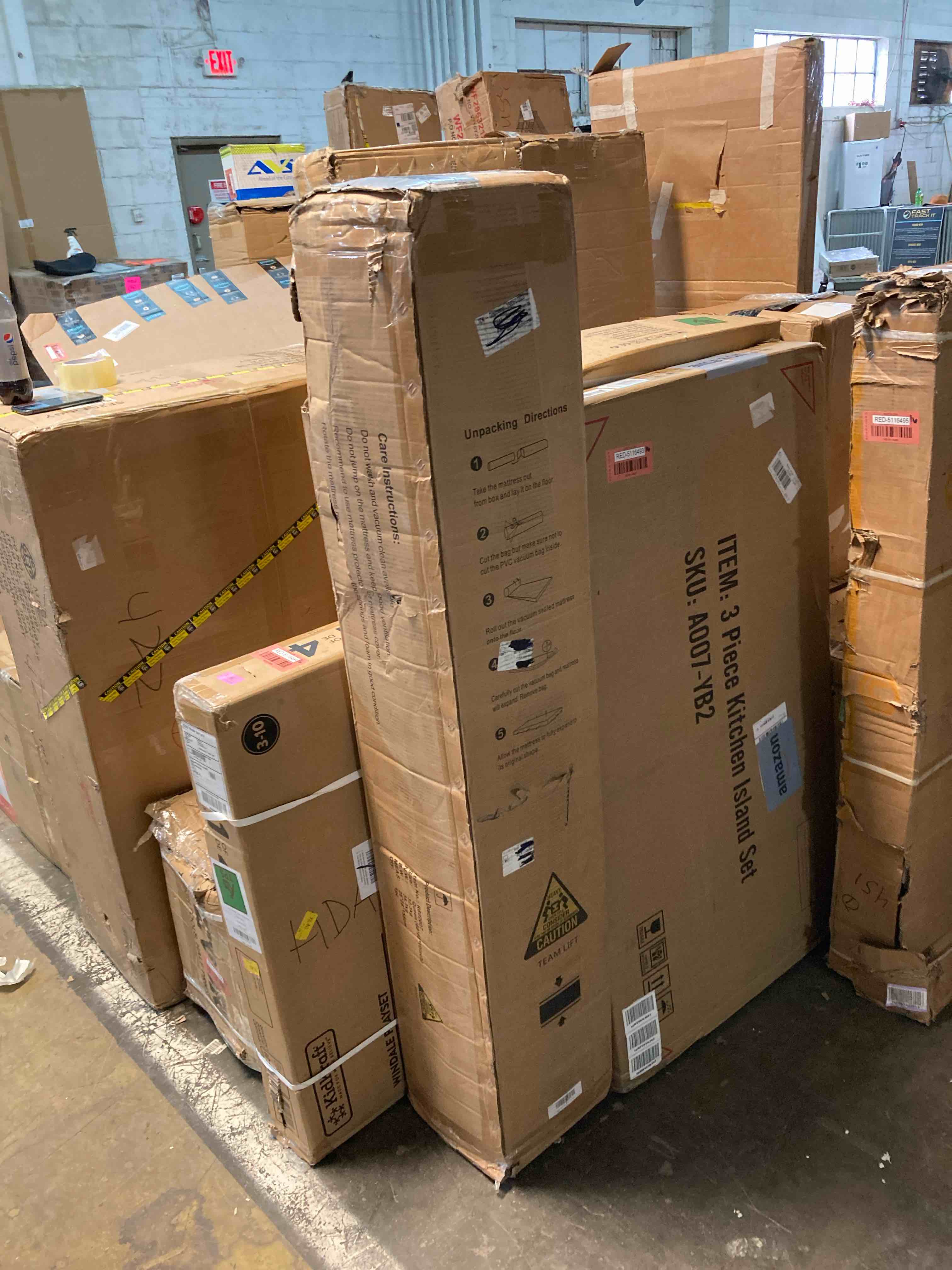 https://s3.amazonaws.com/lotting-images-prod/phillipi/RED5116497_1706545311508.jpeg