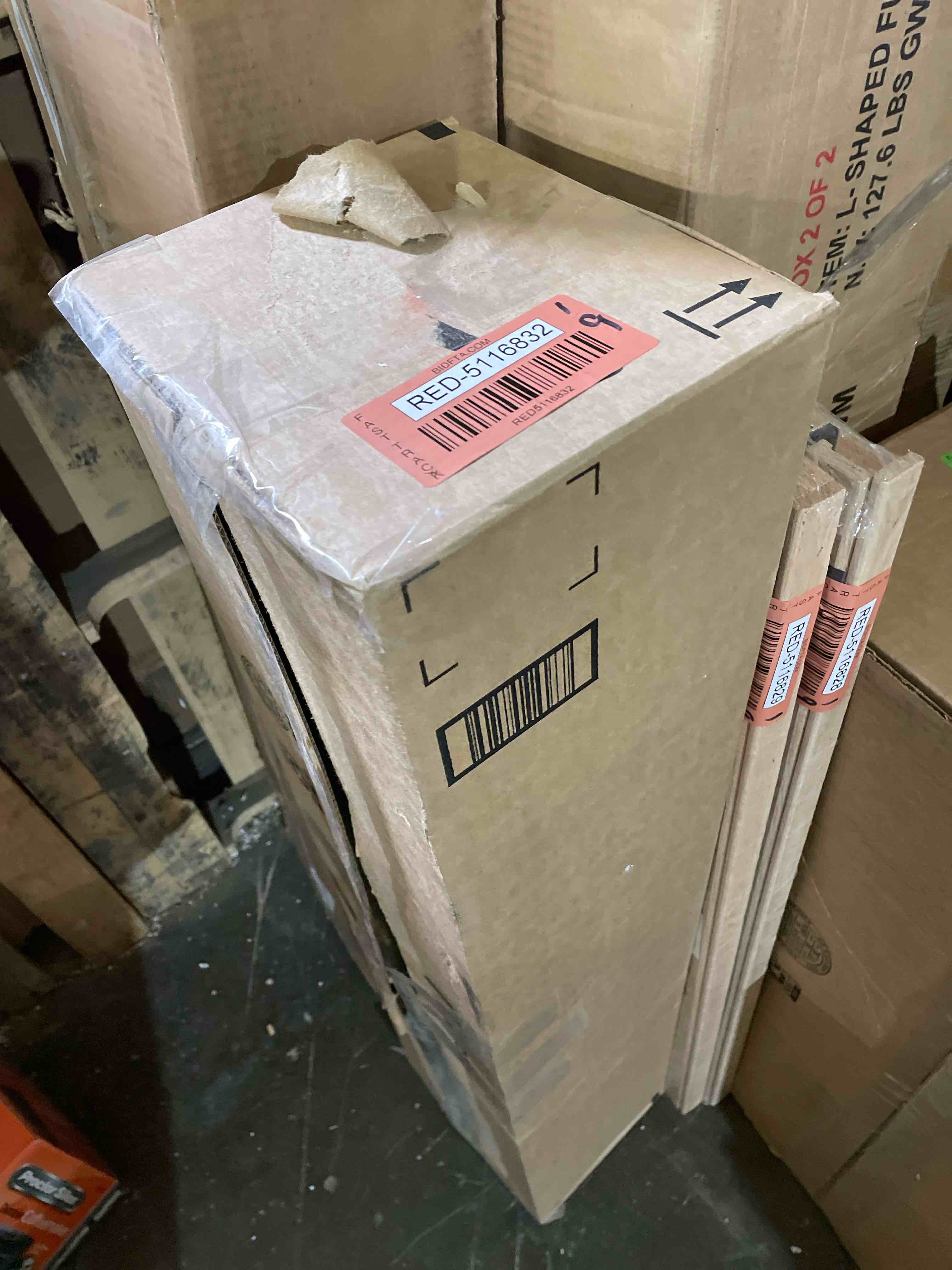 https://s3.amazonaws.com/lotting-images-prod/phillipi/RED5116832_1706820515117.jpeg