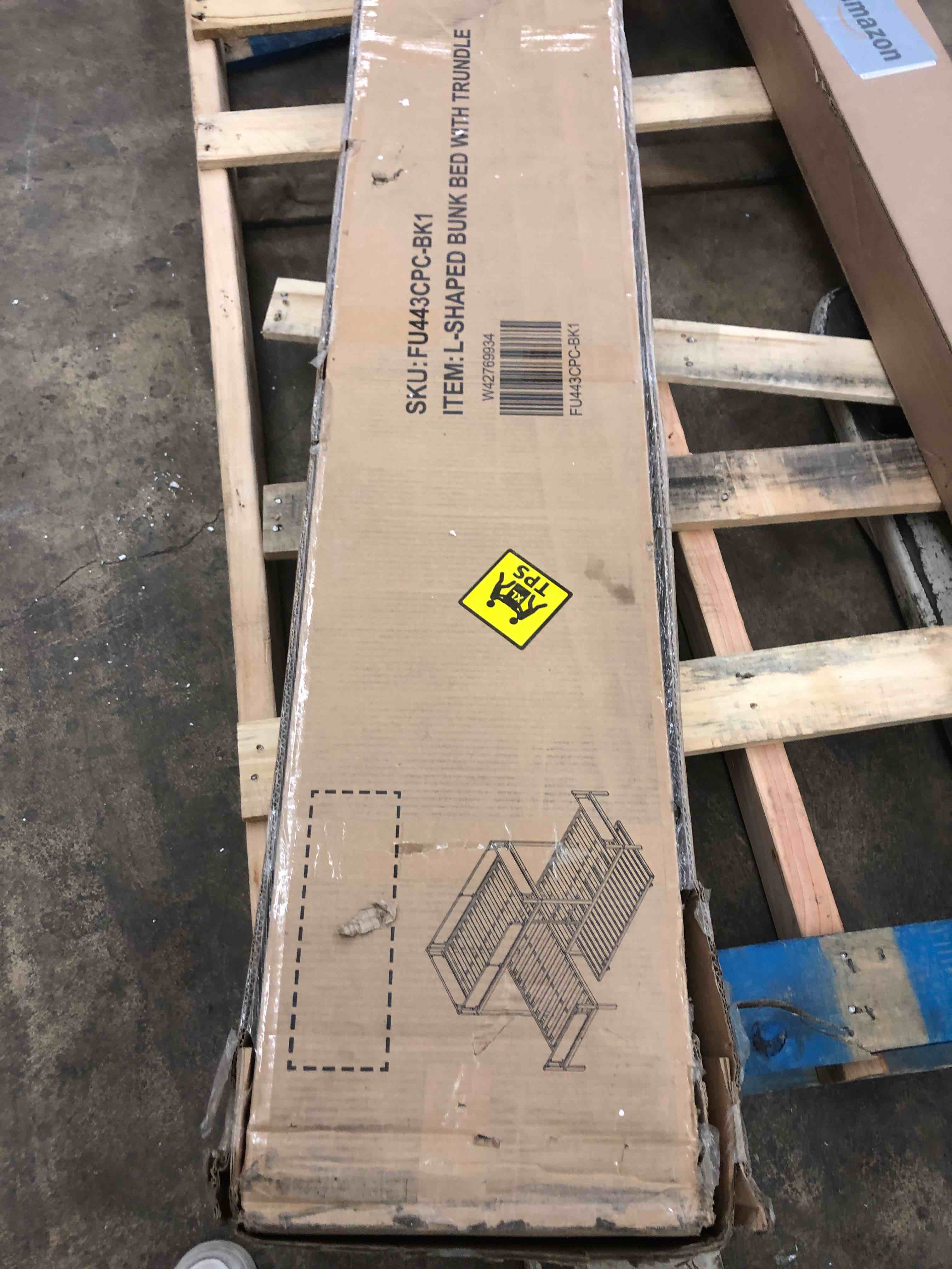 https://s3.amazonaws.com/lotting-images-prod/phillipi/RED5117135_1710516203128.jpeg