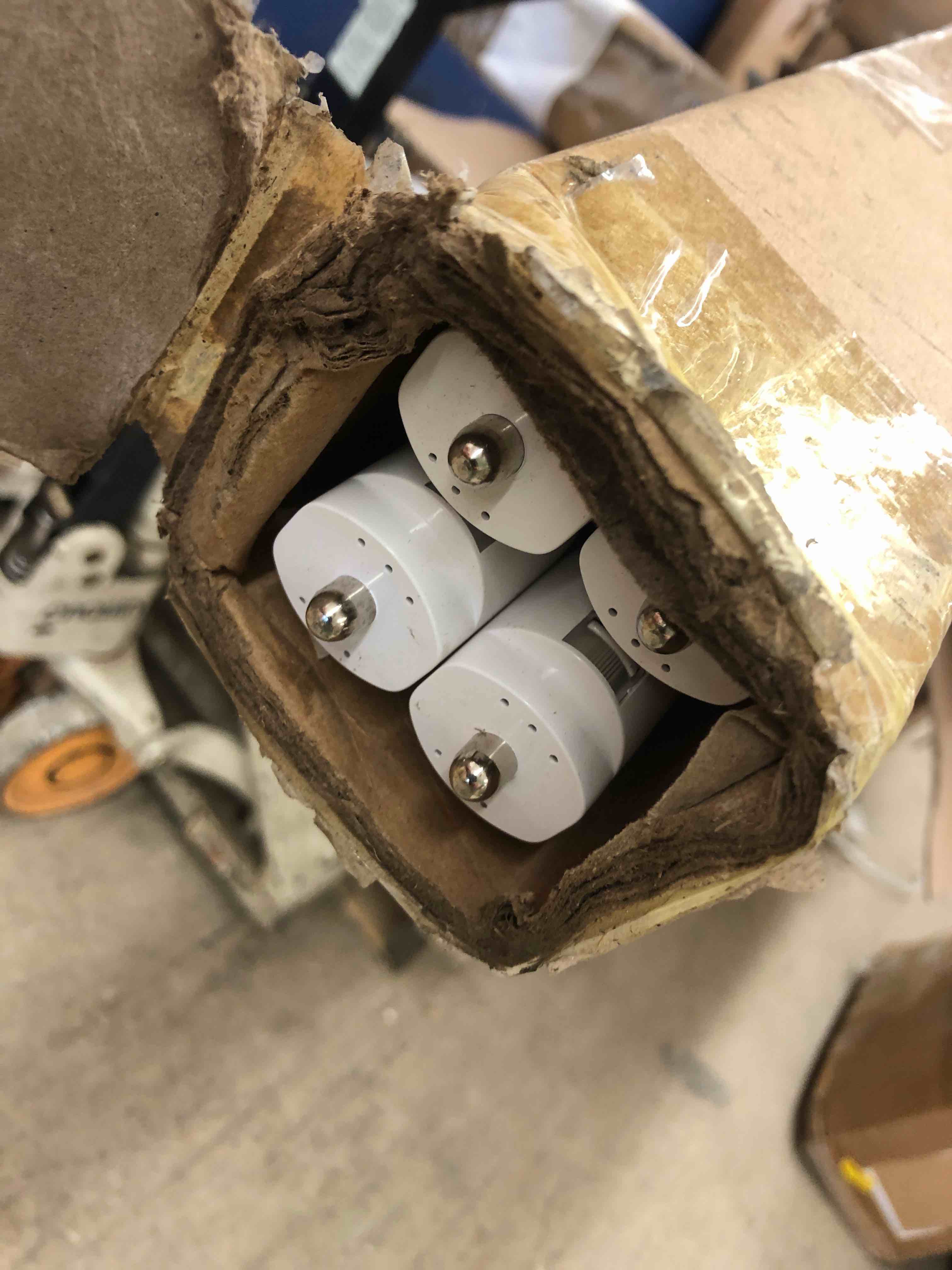 https://s3.amazonaws.com/lotting-images-prod/phillipi/RED5117672_1712591848265.jpeg