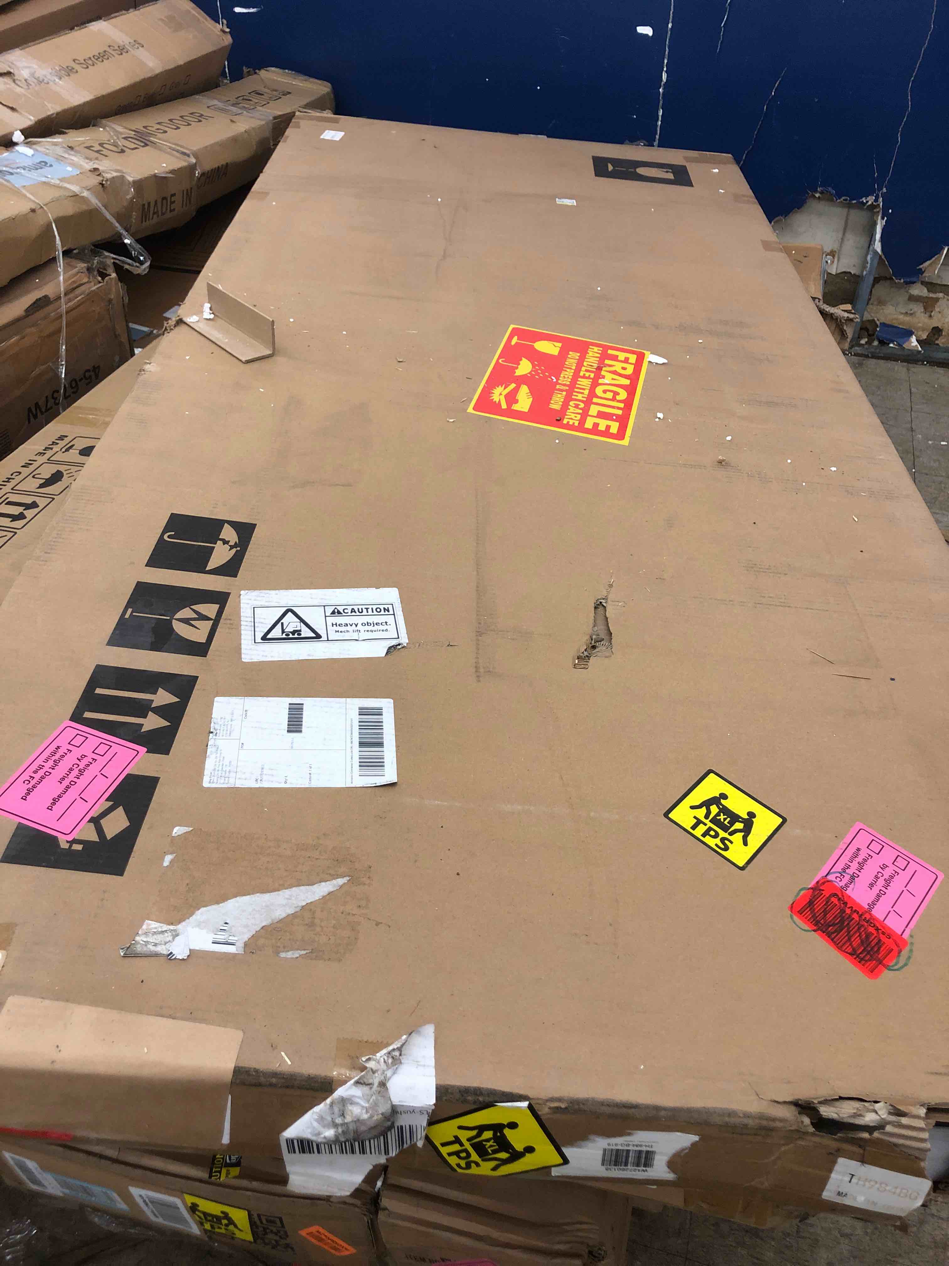 https://s3.amazonaws.com/lotting-images-prod/phillipi/RED5117844_1713381769109.jpeg