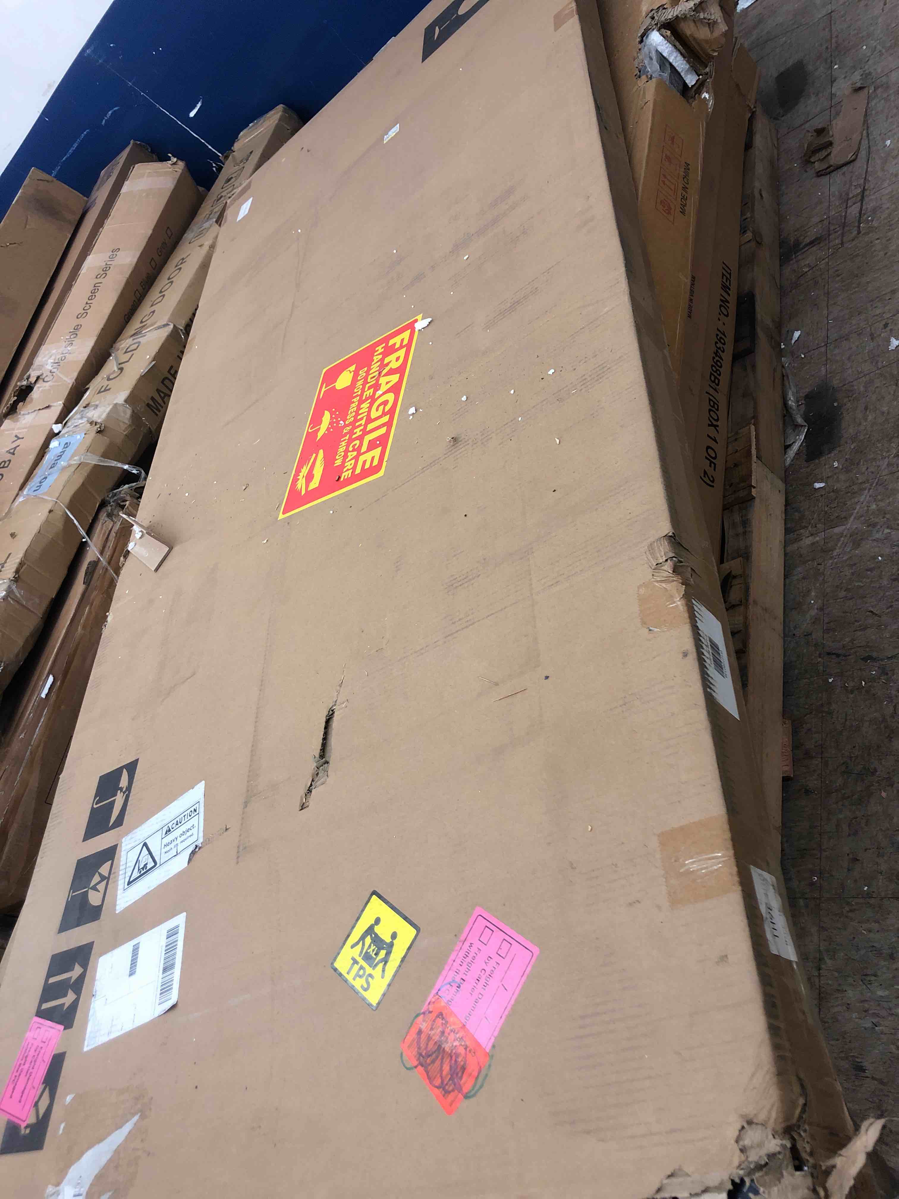 https://s3.amazonaws.com/lotting-images-prod/phillipi/RED5117844_1713381782504.jpeg