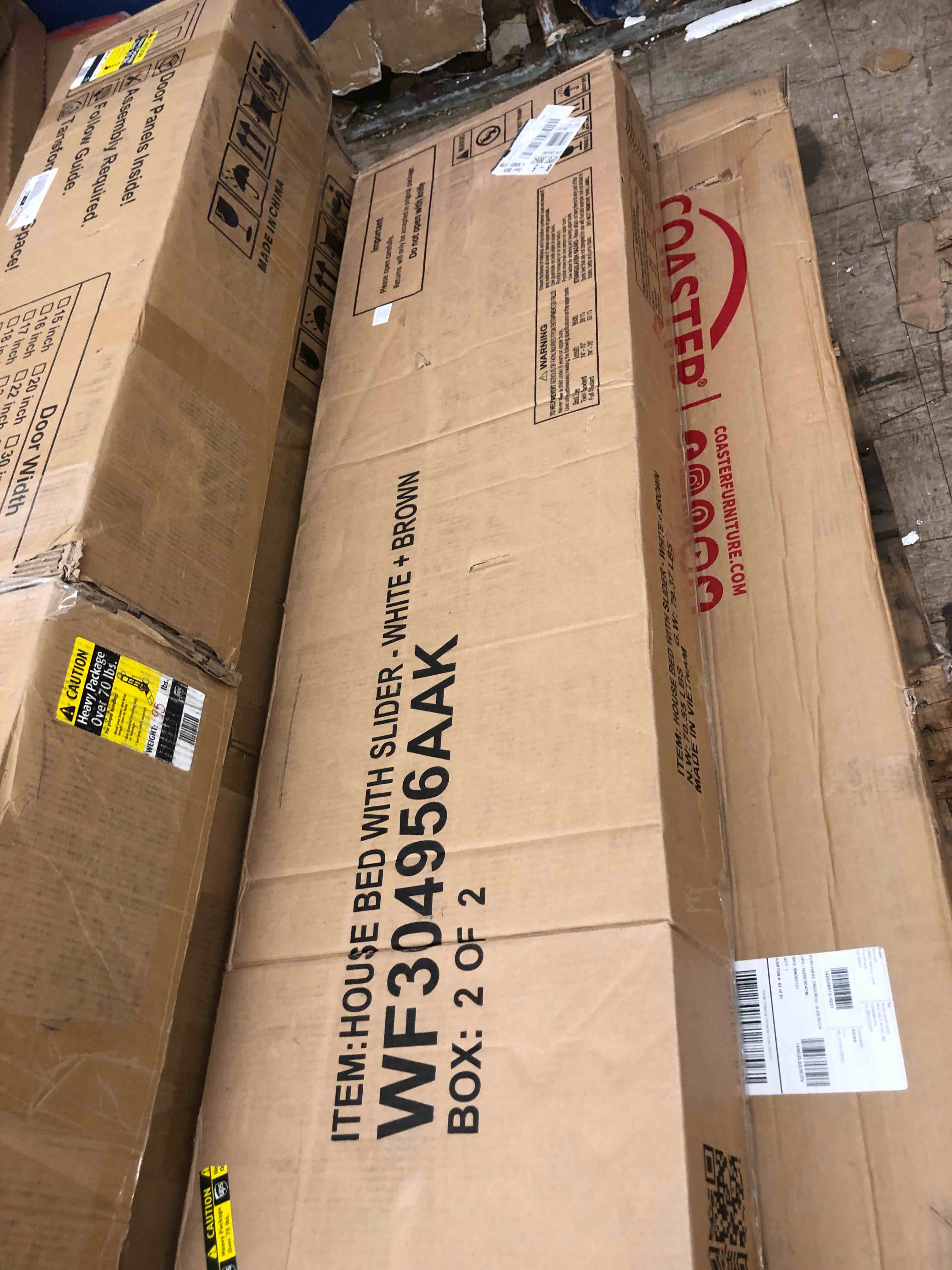 https://s3.amazonaws.com/lotting-images-prod/phillipi/RED5117848_1713382973373.jpeg