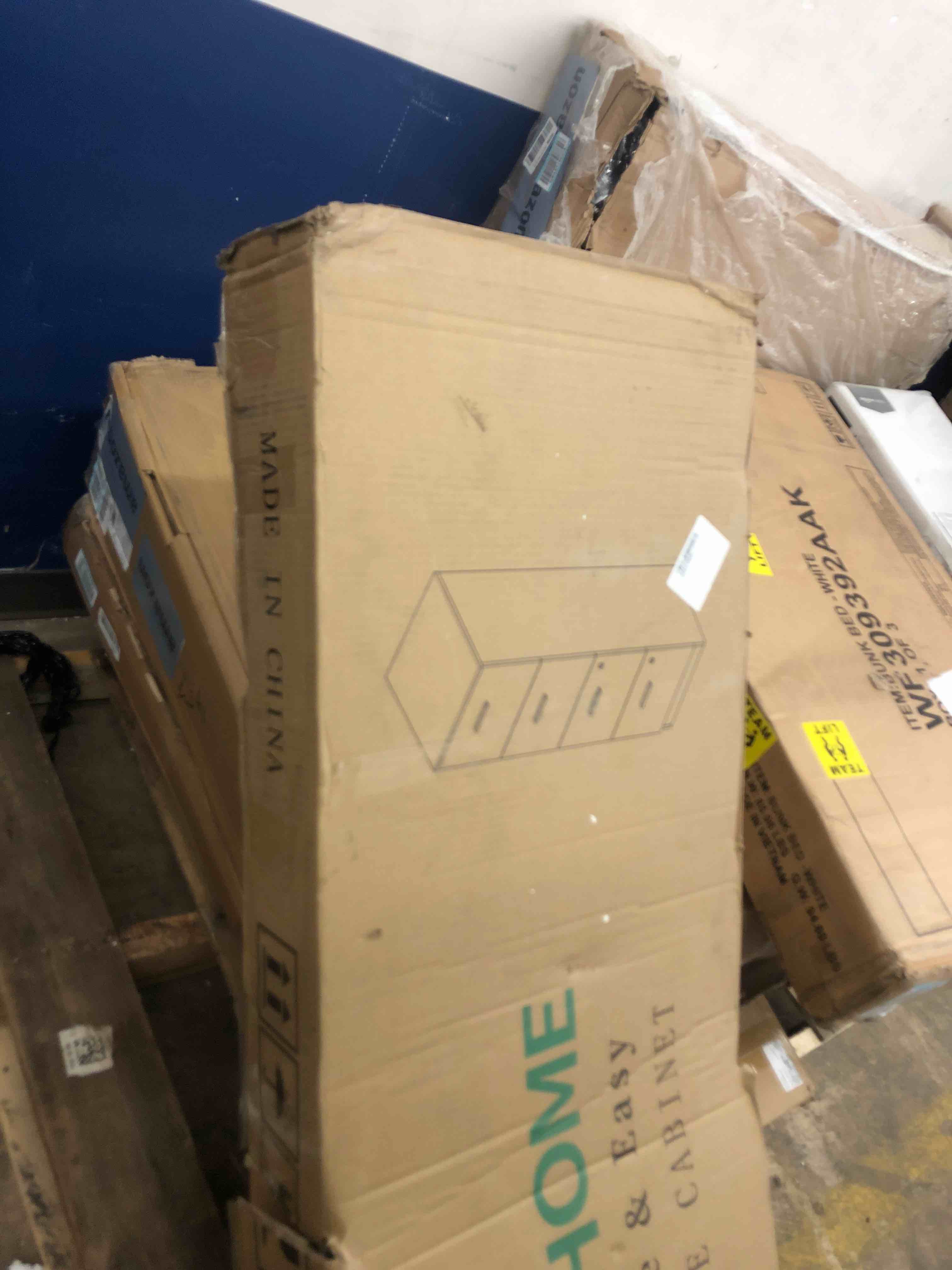 https://s3.amazonaws.com/lotting-images-prod/phillipi/RED5118307_1717608537984.jpeg