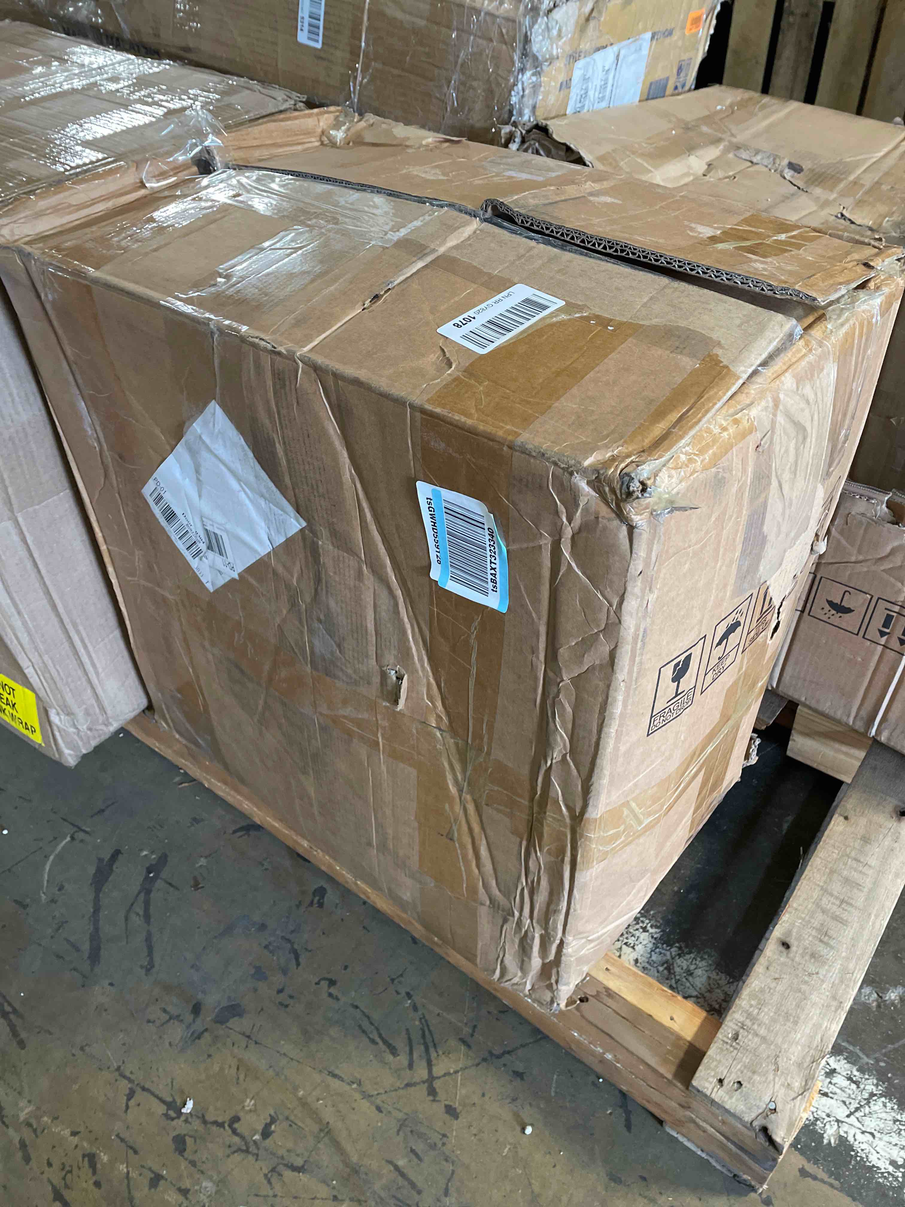 https://s3.amazonaws.com/lotting-images-prod/phillipi/RED5119983_1699896798983.jpeg