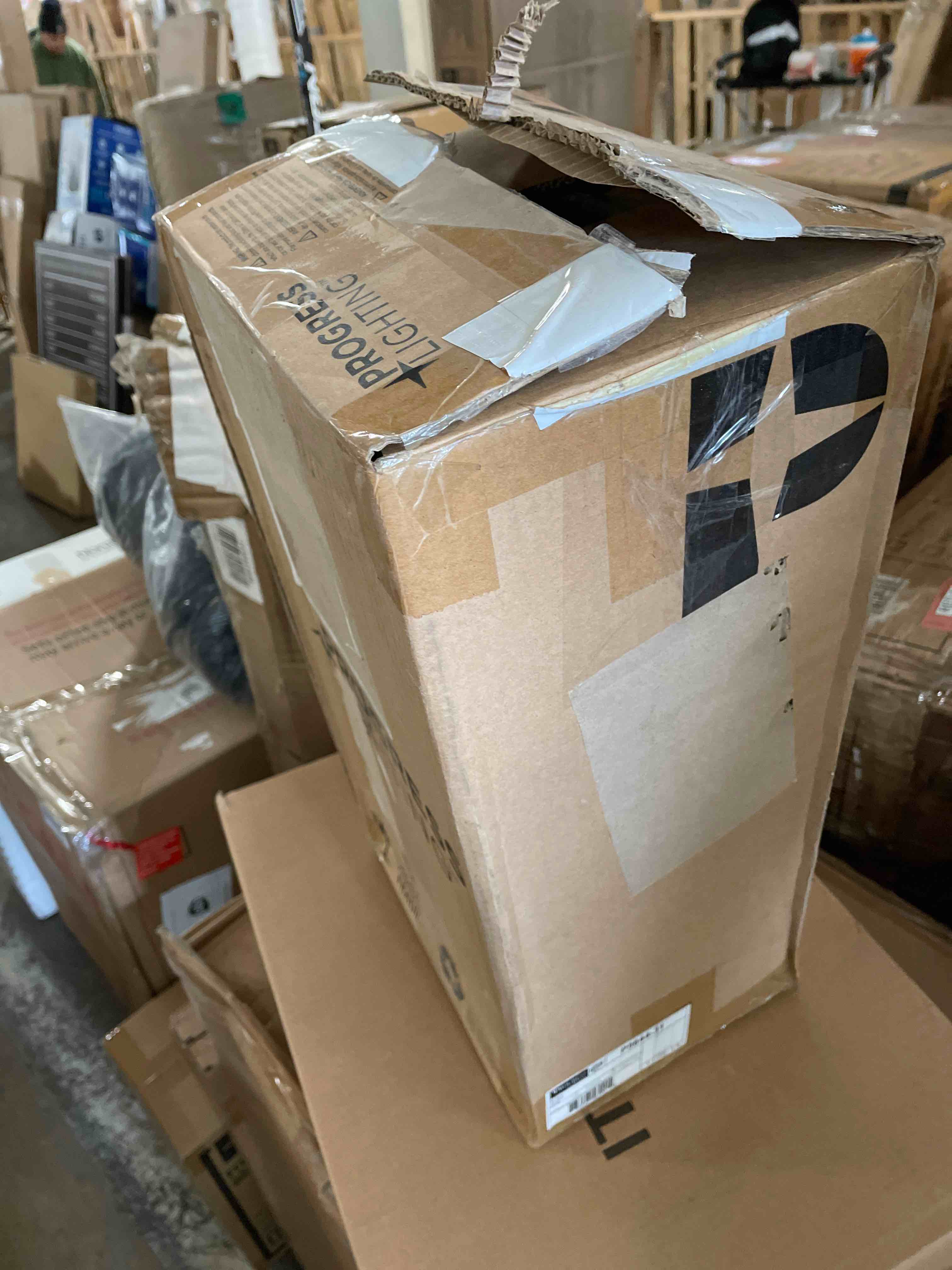 https://s3.amazonaws.com/lotting-images-prod/phillipi/RED5120033_1699984118320.jpeg