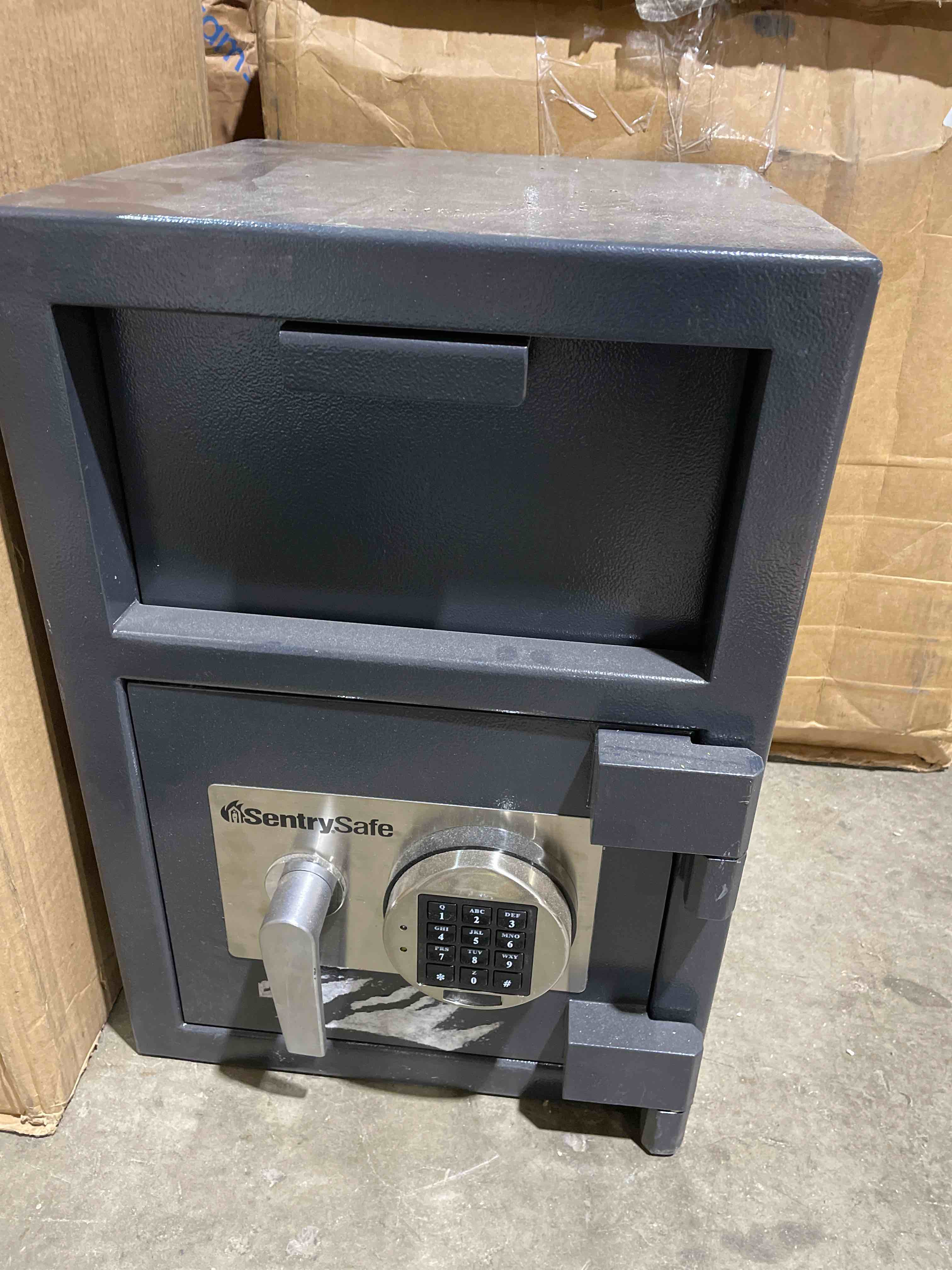 https://s3.amazonaws.com/lotting-images-prod/phillipi/RED5120516_1700496959604.jpeg