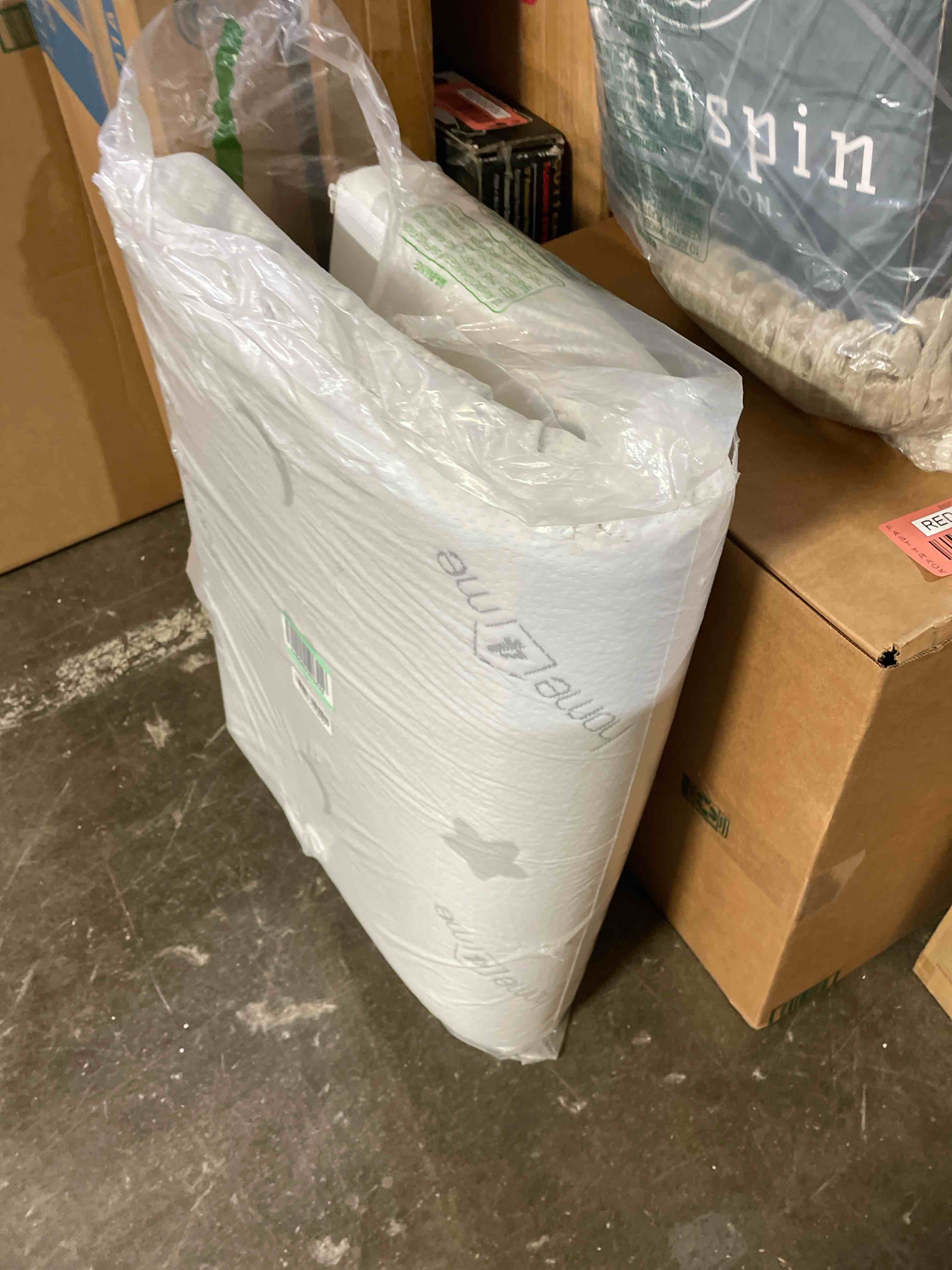https://s3.amazonaws.com/lotting-images-prod/phillipi/RED5121314_1701475533557.jpeg