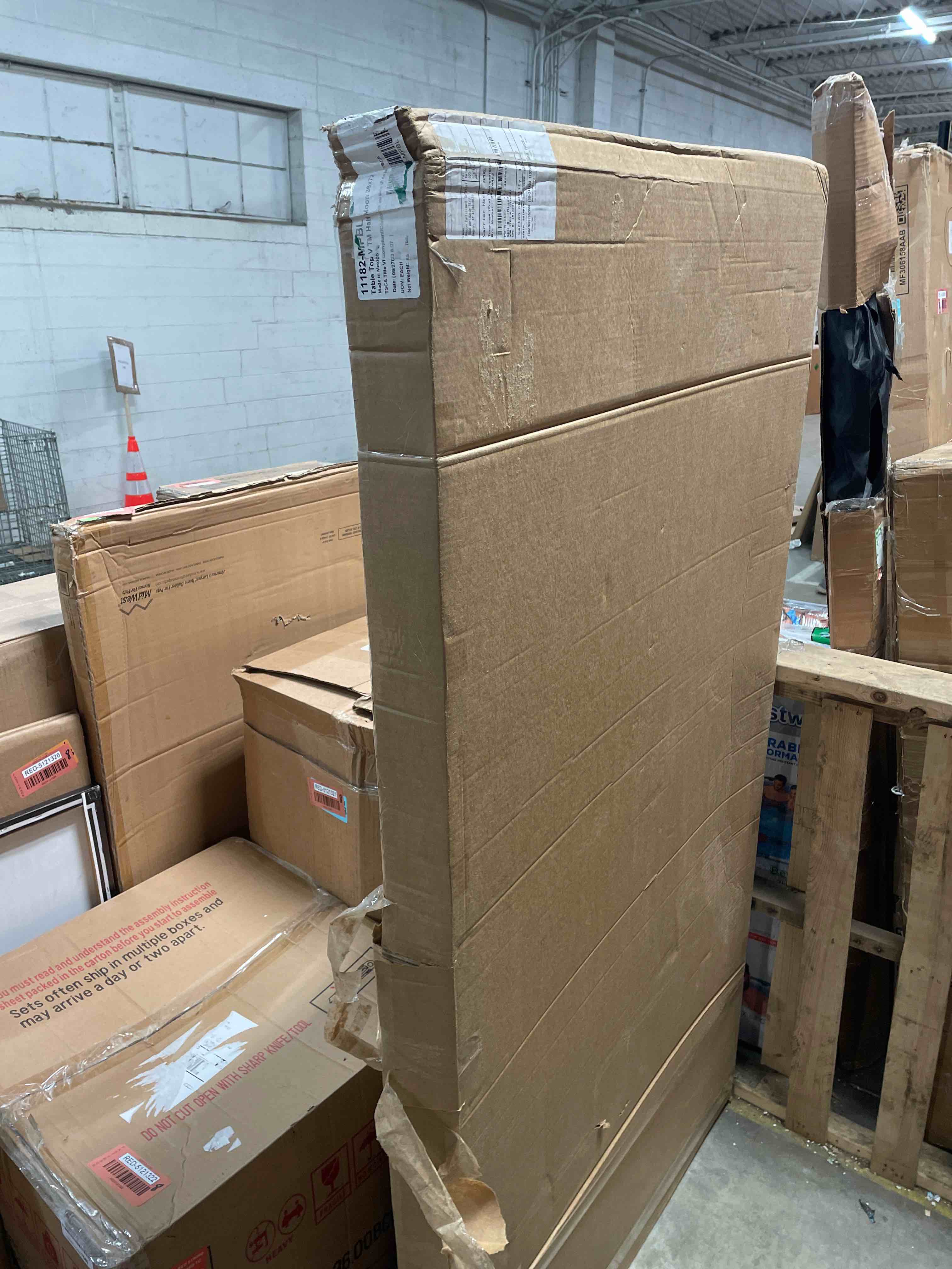 https://s3.amazonaws.com/lotting-images-prod/phillipi/RED5121332_1701710067074.jpeg