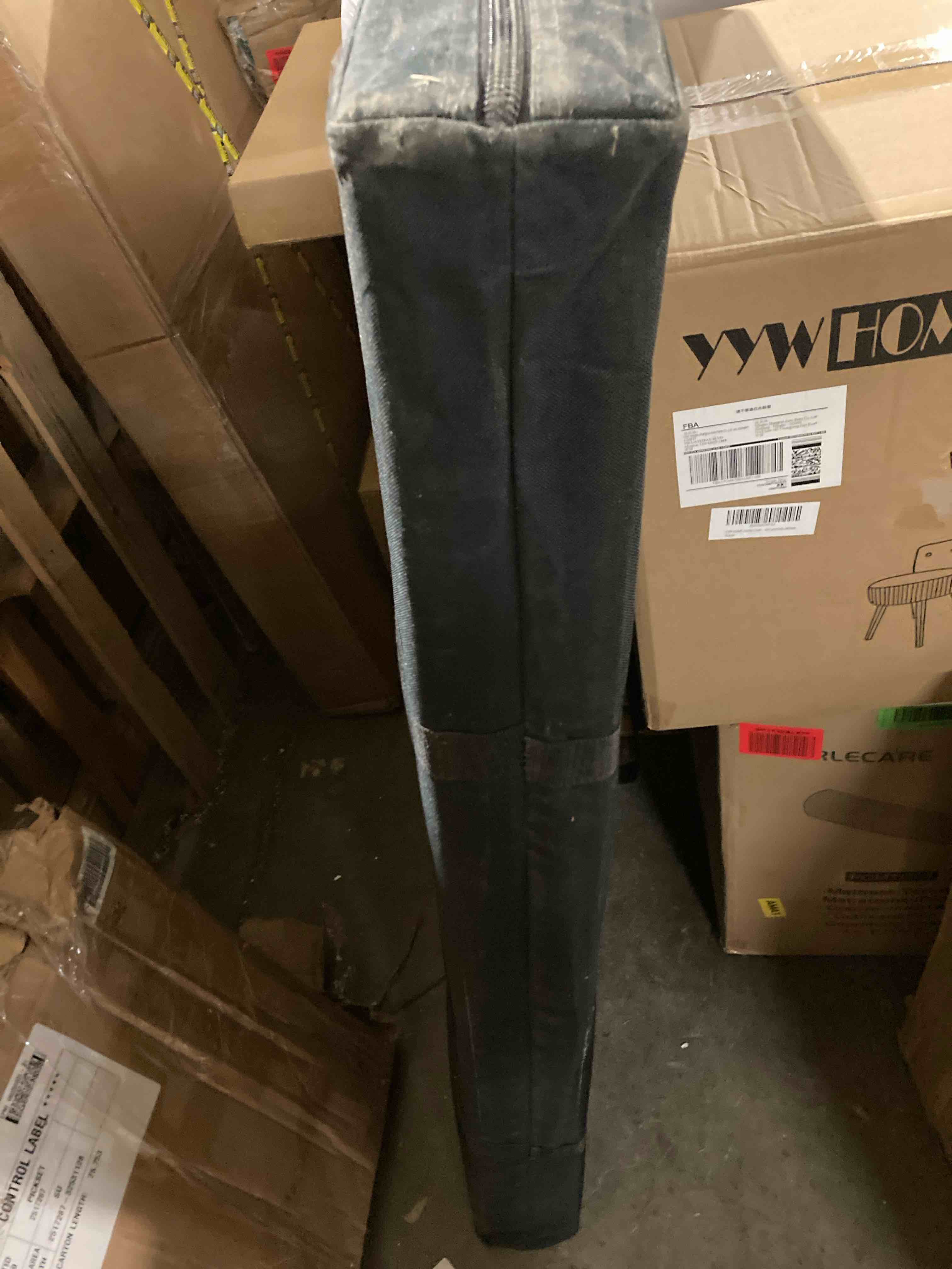 https://s3.amazonaws.com/lotting-images-prod/phillipi/RED5125204_1702502147571.jpeg