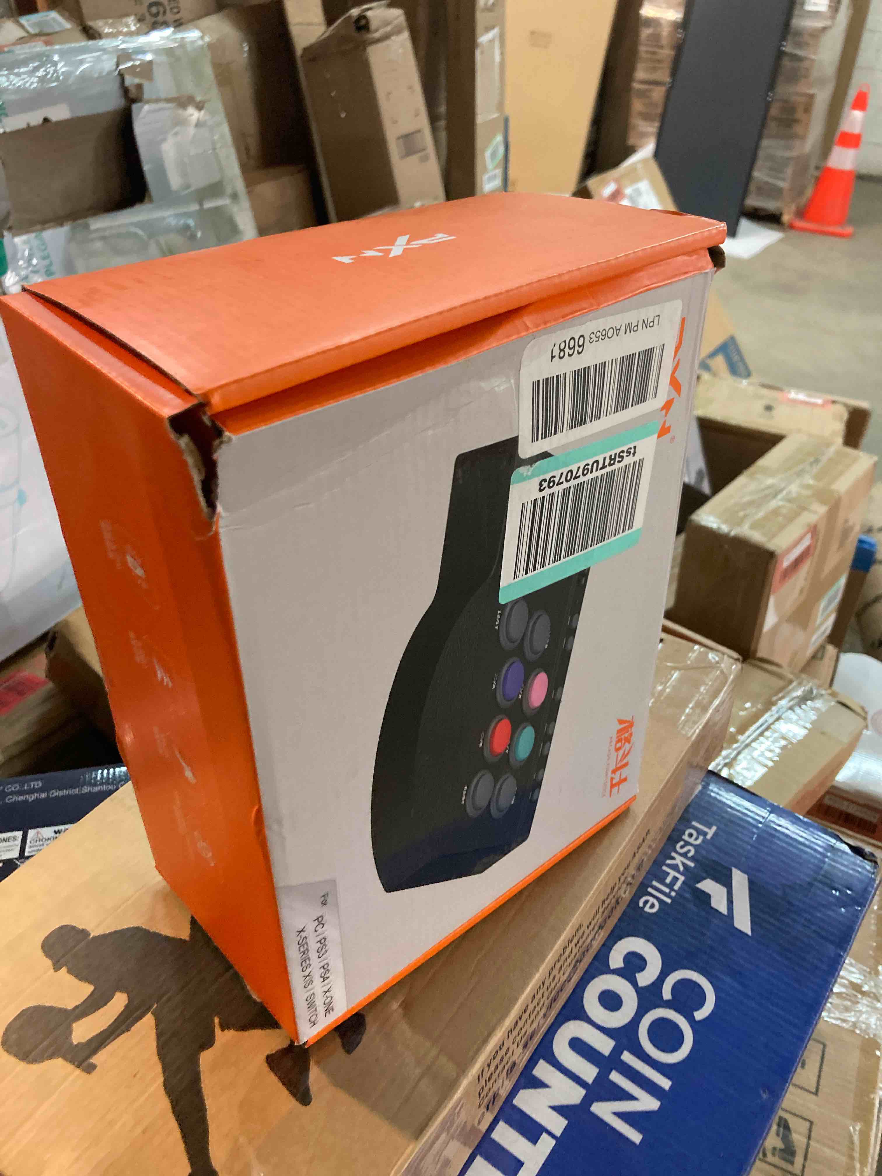 https://s3.amazonaws.com/lotting-images-prod/phillipi/RED5125543_1702932681498.jpeg