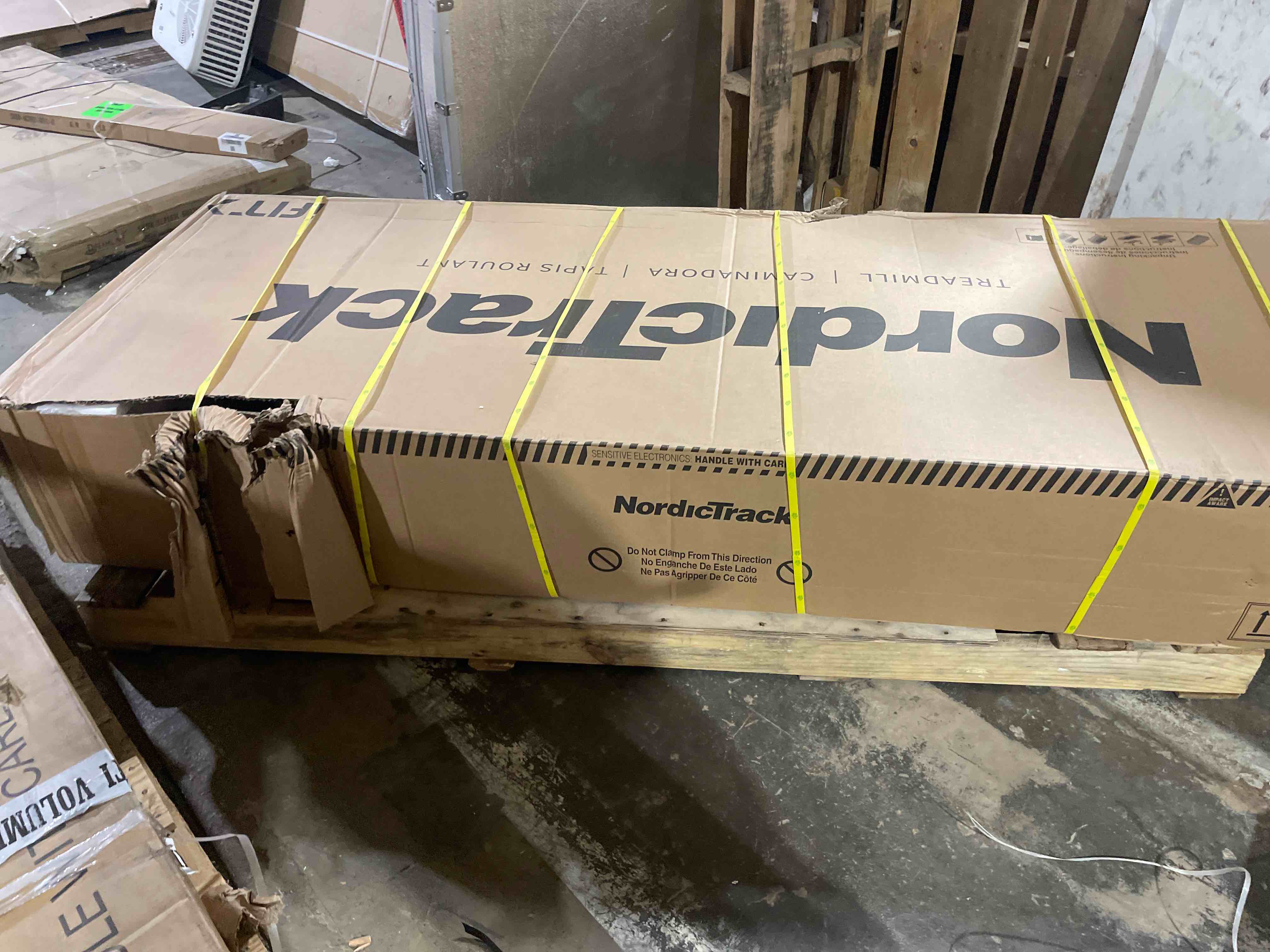 https://s3.amazonaws.com/lotting-images-prod/phillipi/RED5125937_1705095909157.jpeg